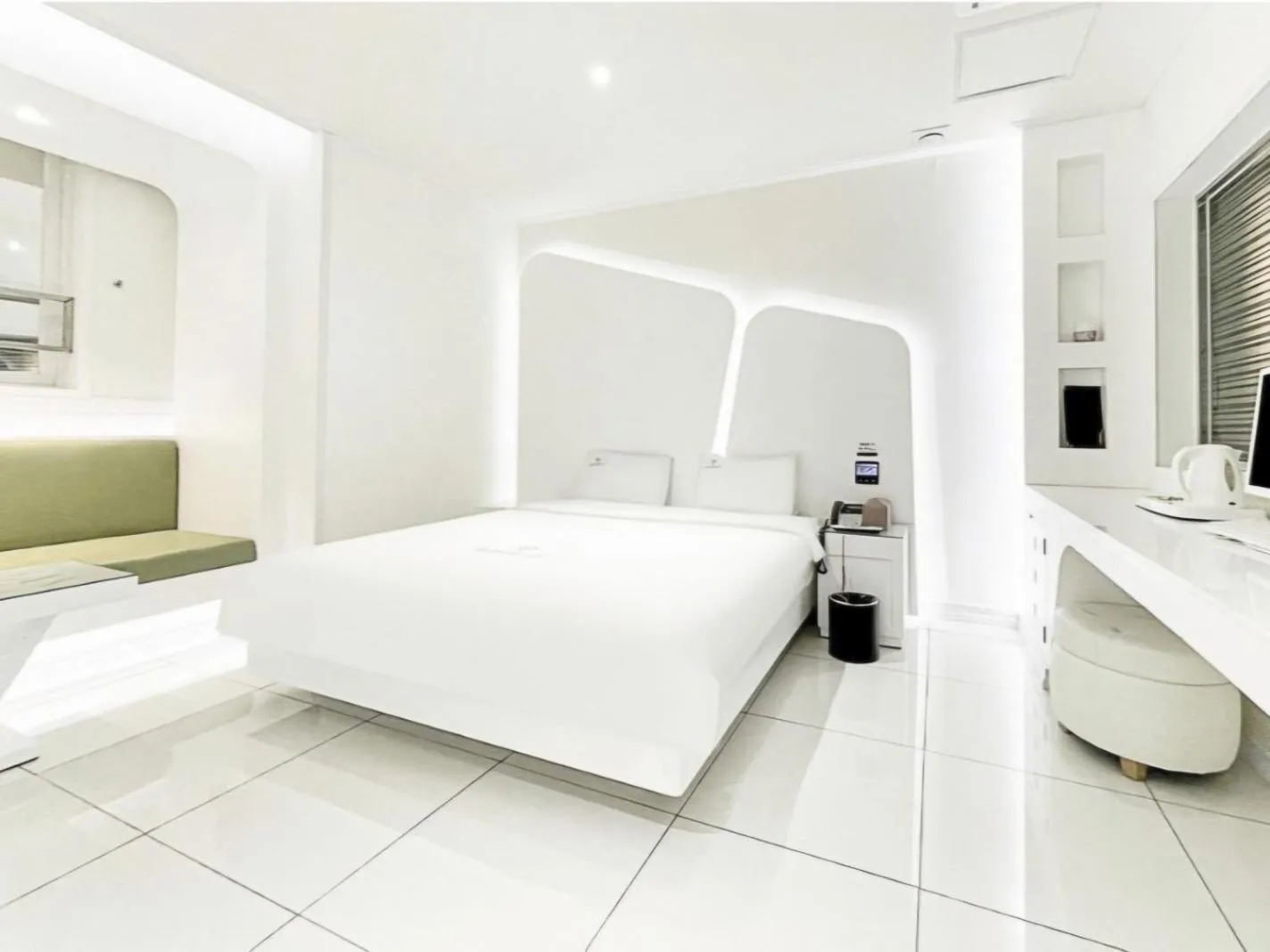 Bed in Zara Hotel Peace Square