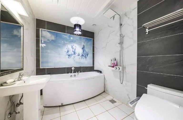 Zara Hotel Peace Square