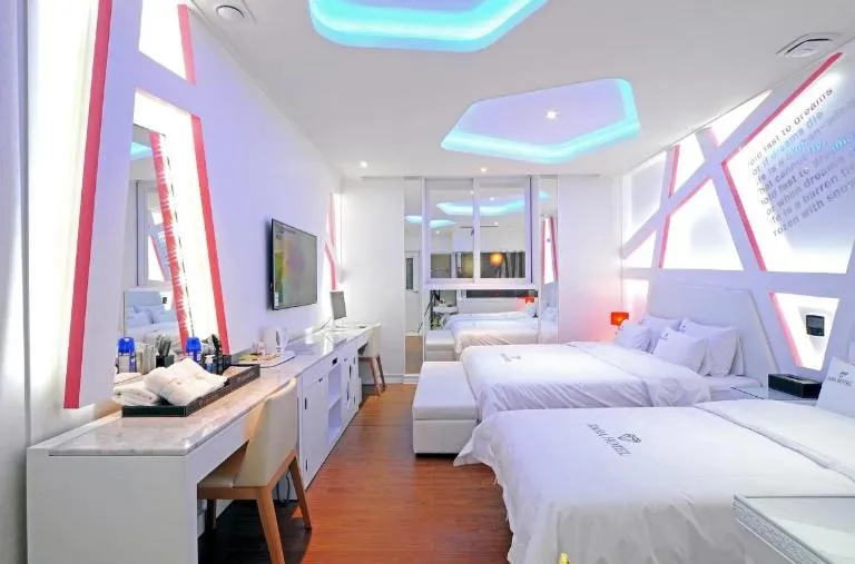 Bed in Zara Hotel Peace Square