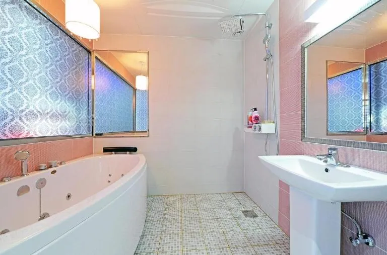 Zara Hotel Peace Square