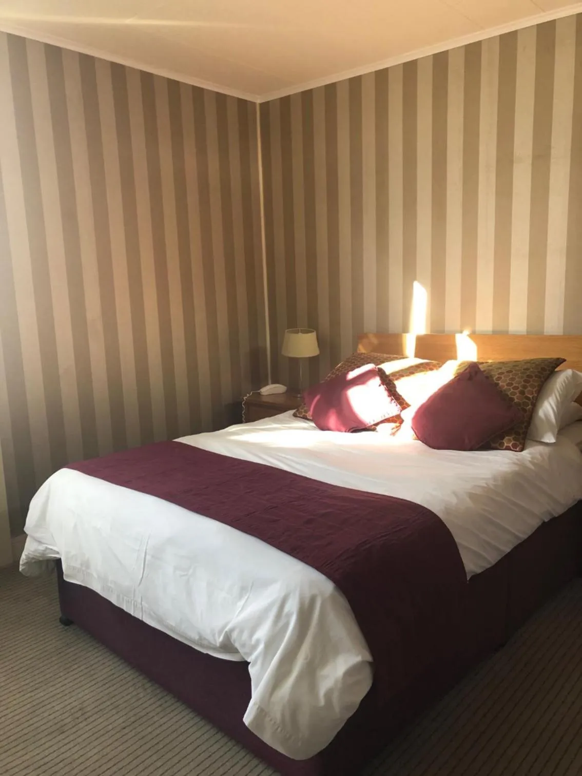 Bedroom, Bed in The Dog & Partridge Country Inn