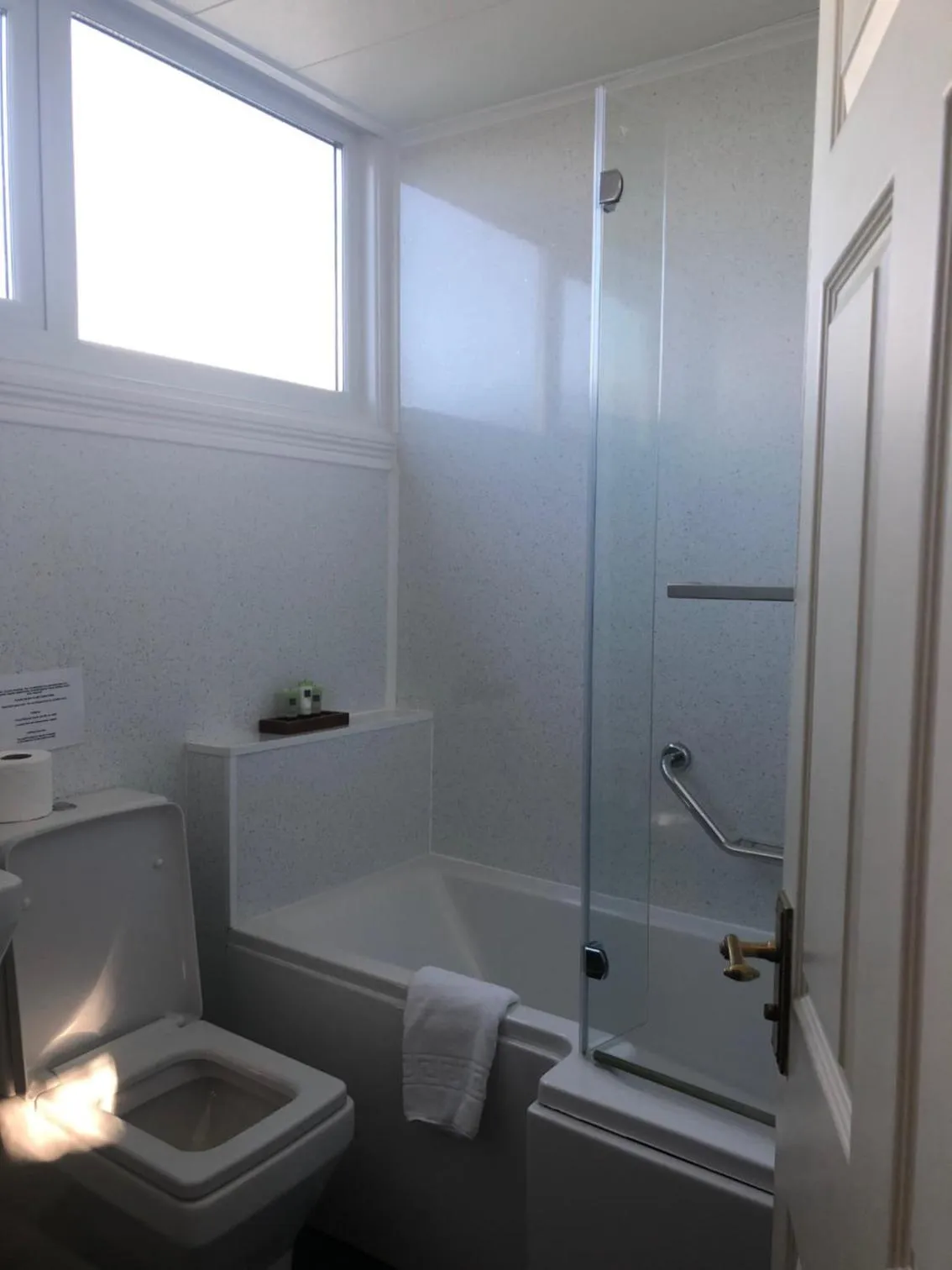 Toilet in The Dog & Partridge Country Inn