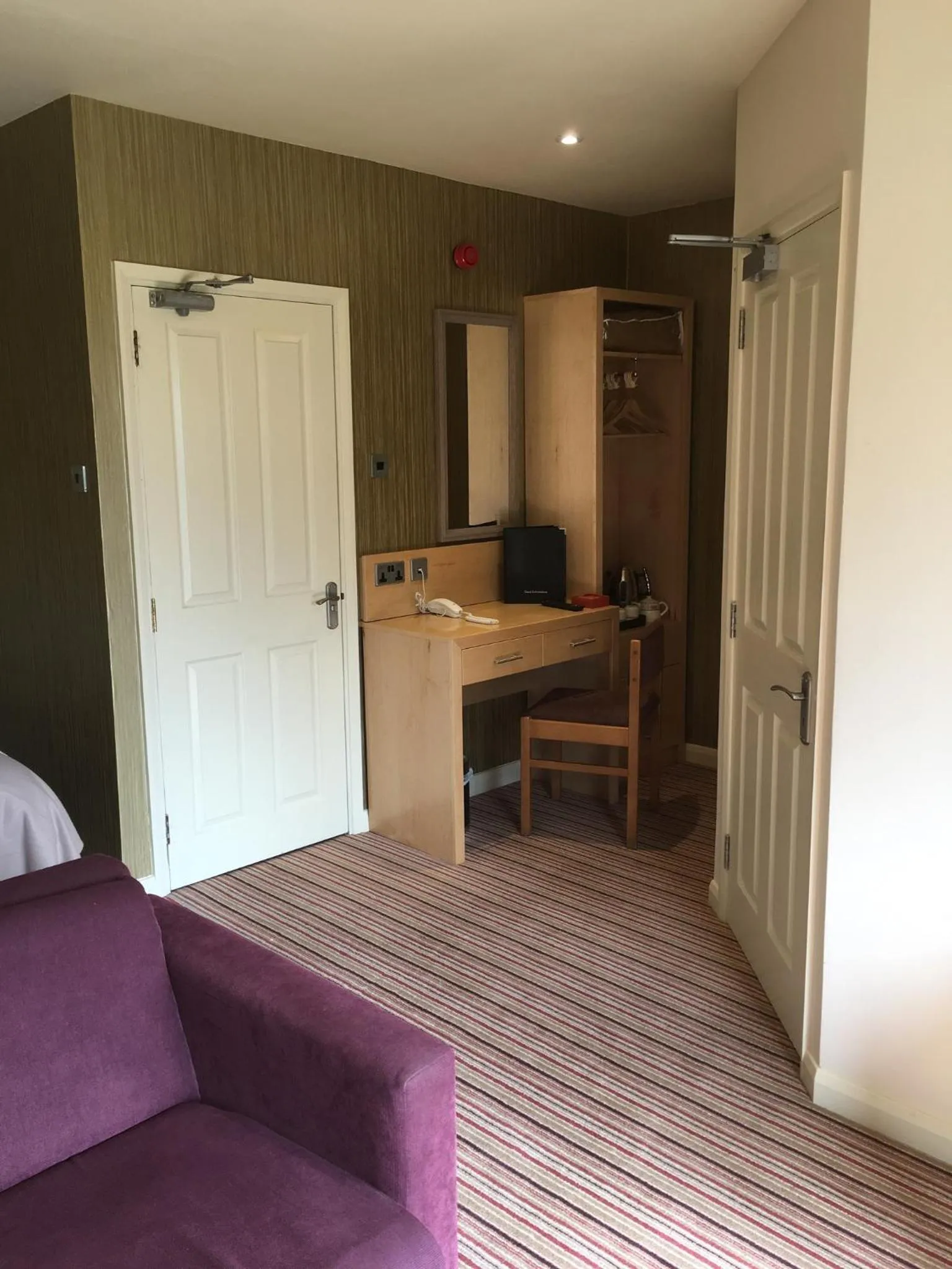 Coffee/tea facilities in The Dog & Partridge Country Inn