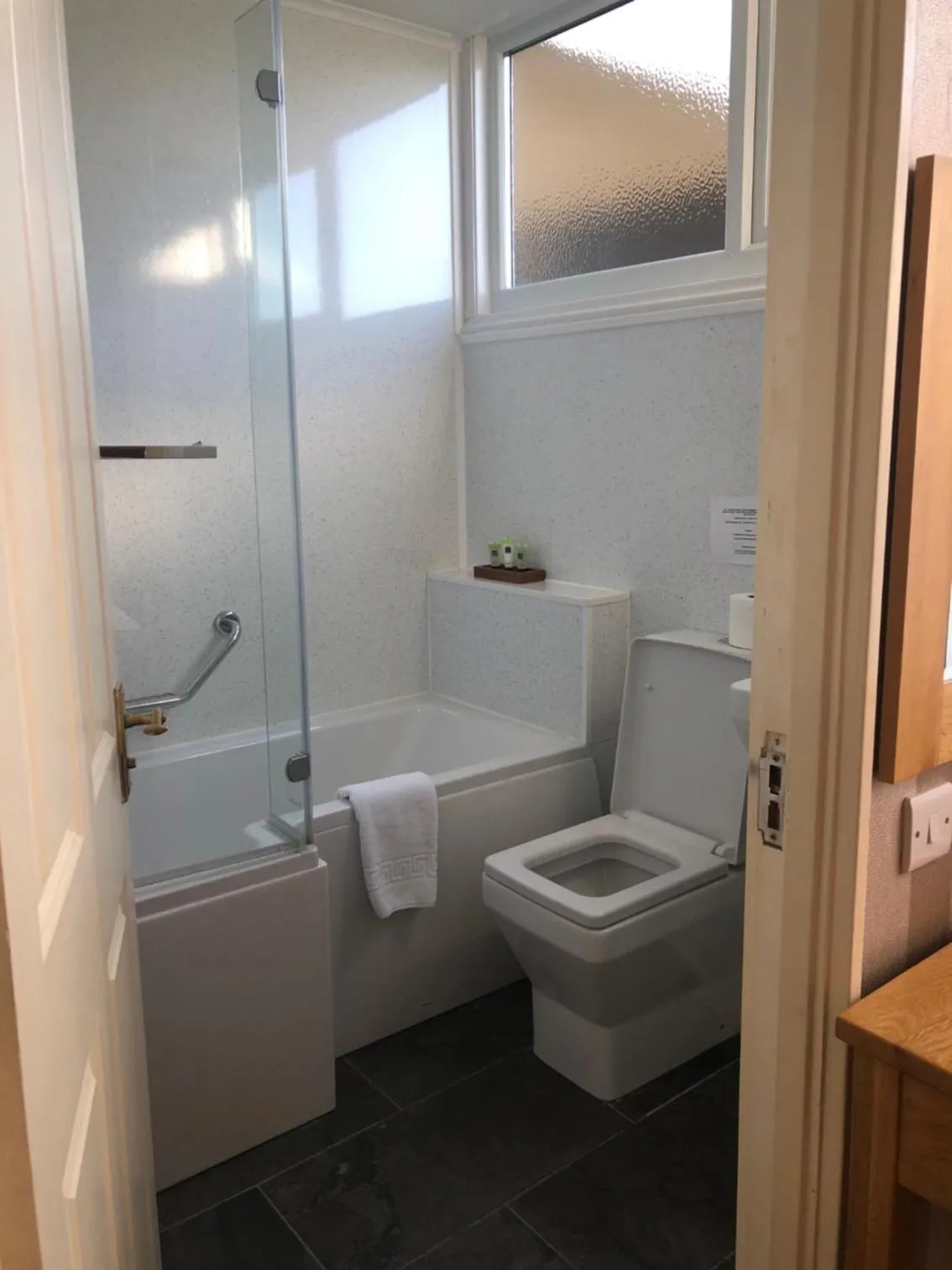 Bathroom in The Dog & Partridge Country Inn