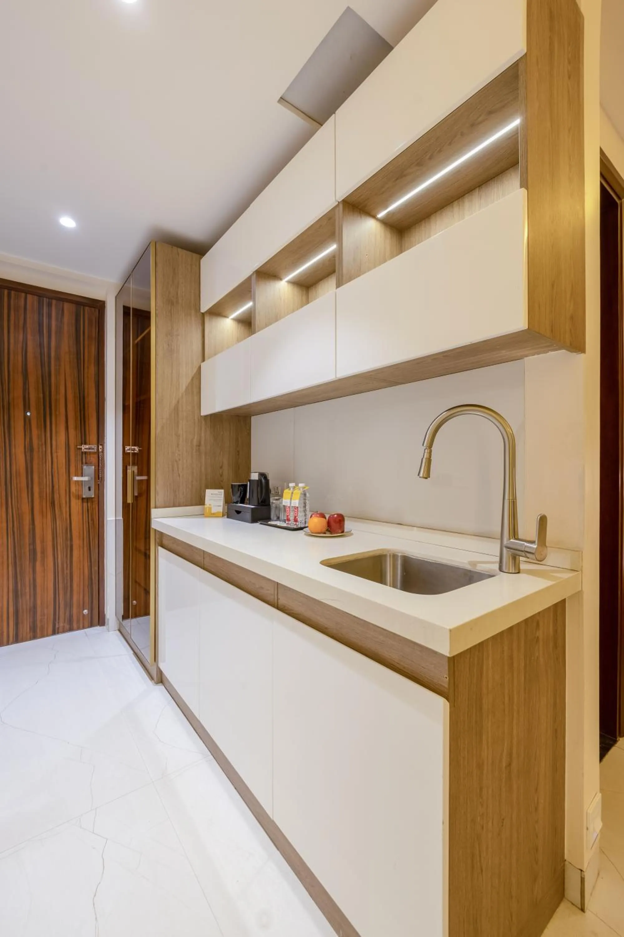 Kitchen or kitchenette in Hotel Bawa Gurgaon Medanta