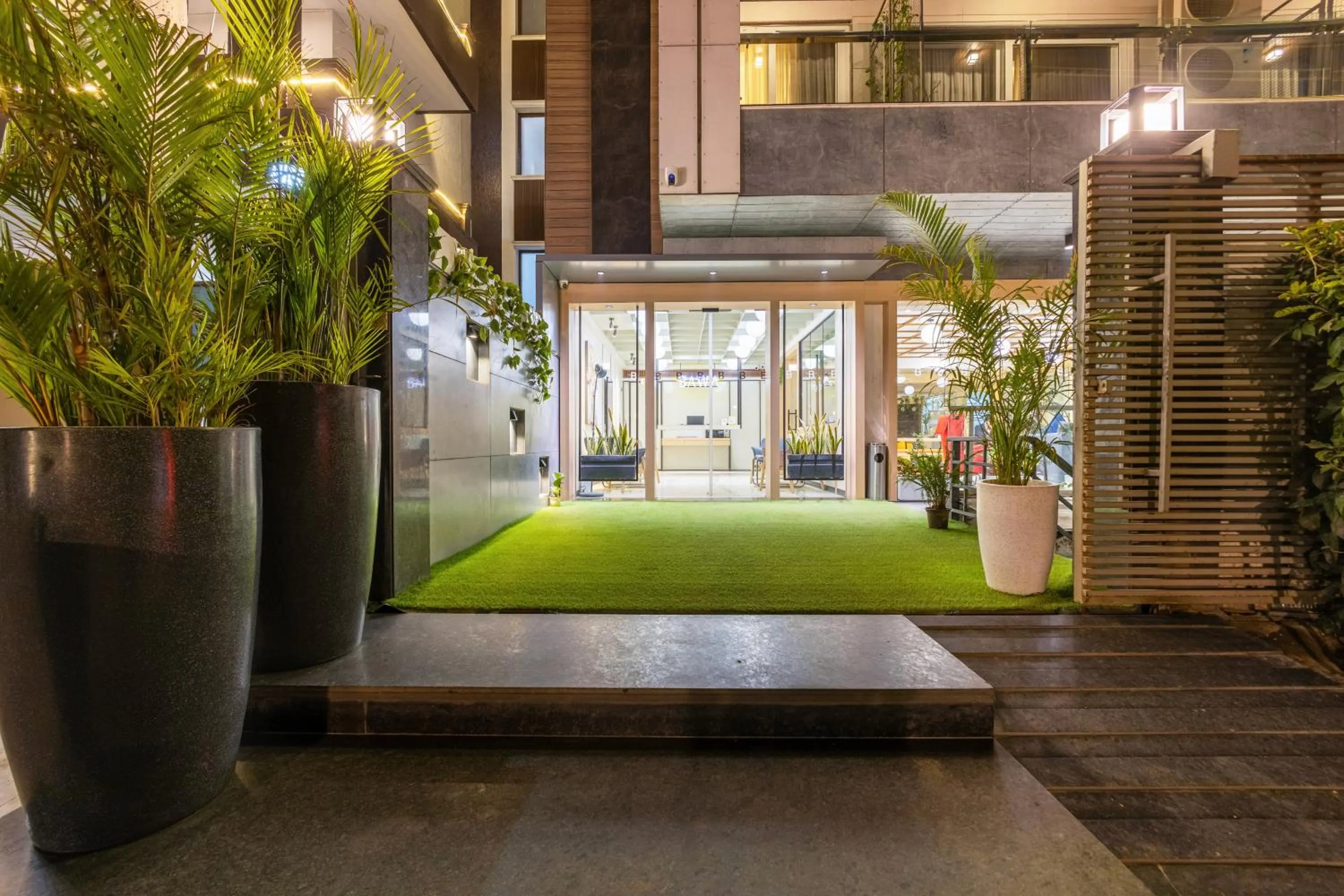 Facade/entrance in Hotel Bawa Gurgaon Medanta