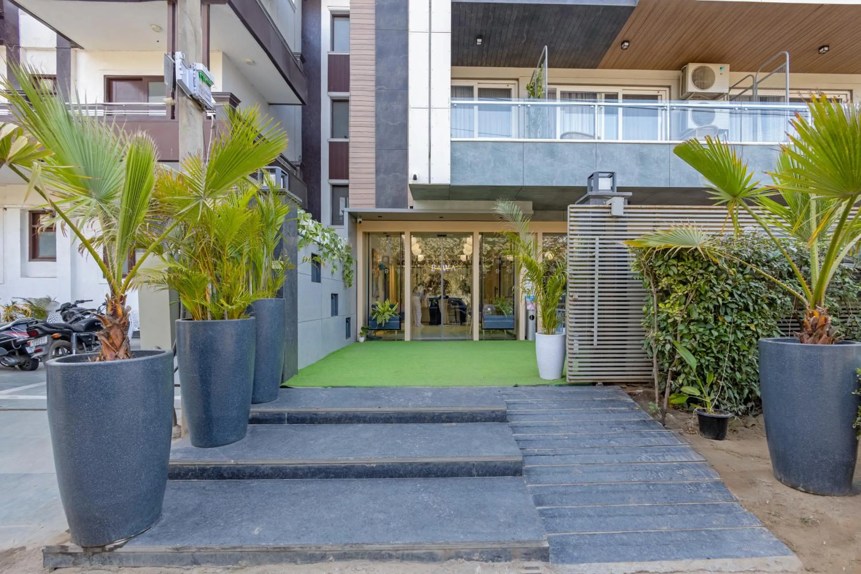 Facade/entrance in Hotel Bawa Gurgaon Medanta
