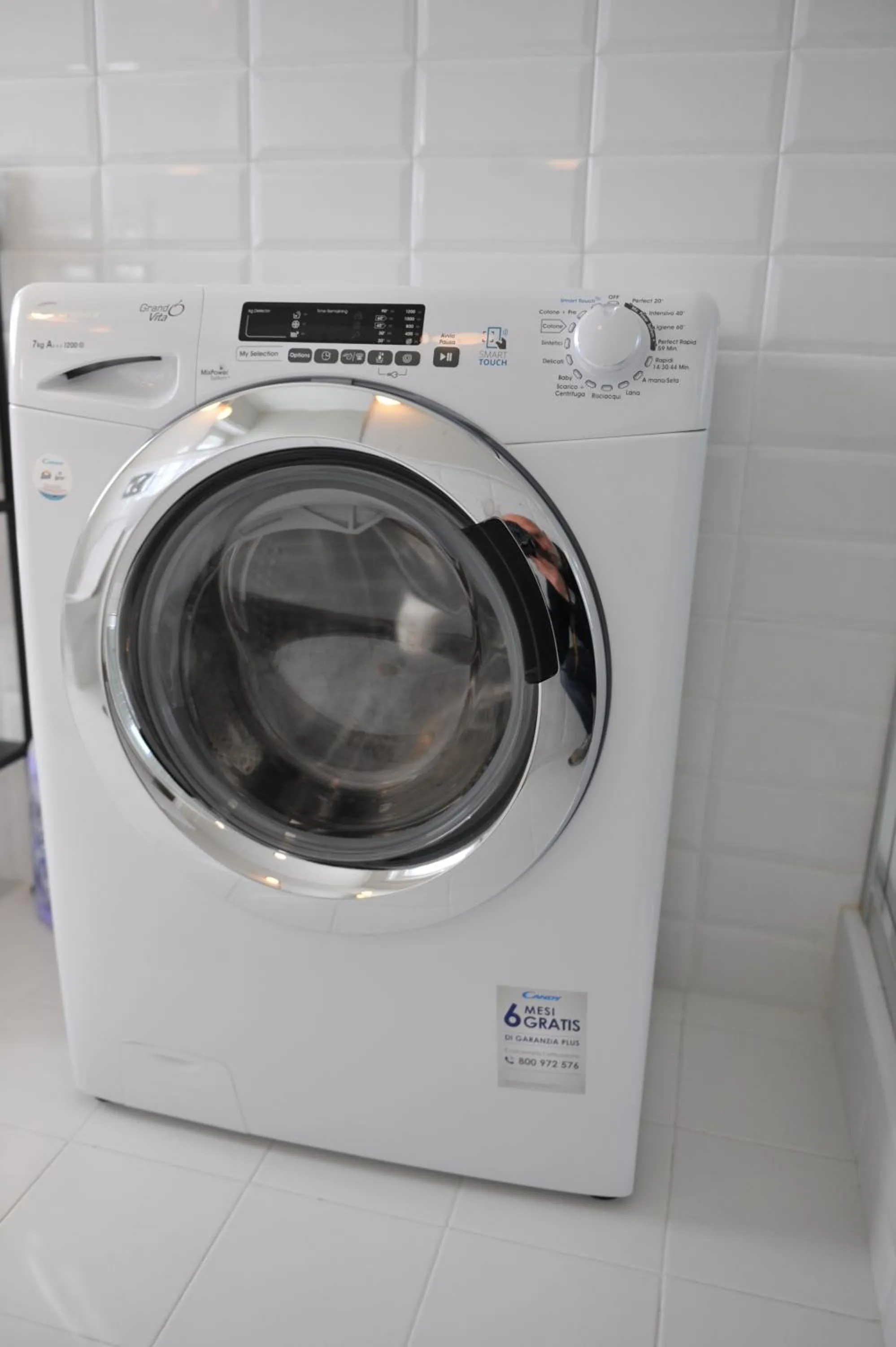 washing machine in Vatican Holiday Home