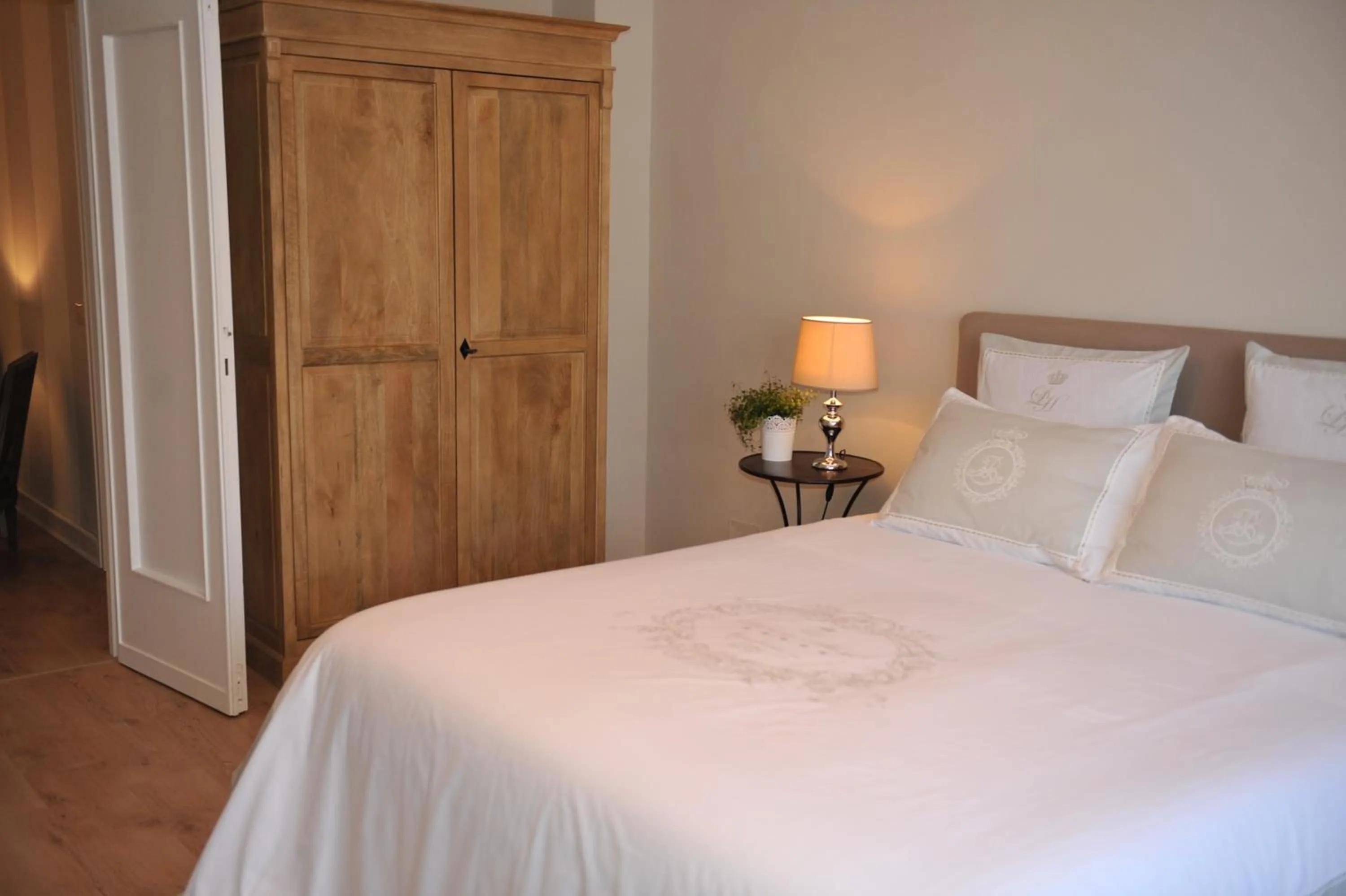 Bedroom, Bed in Vatican Holiday Home