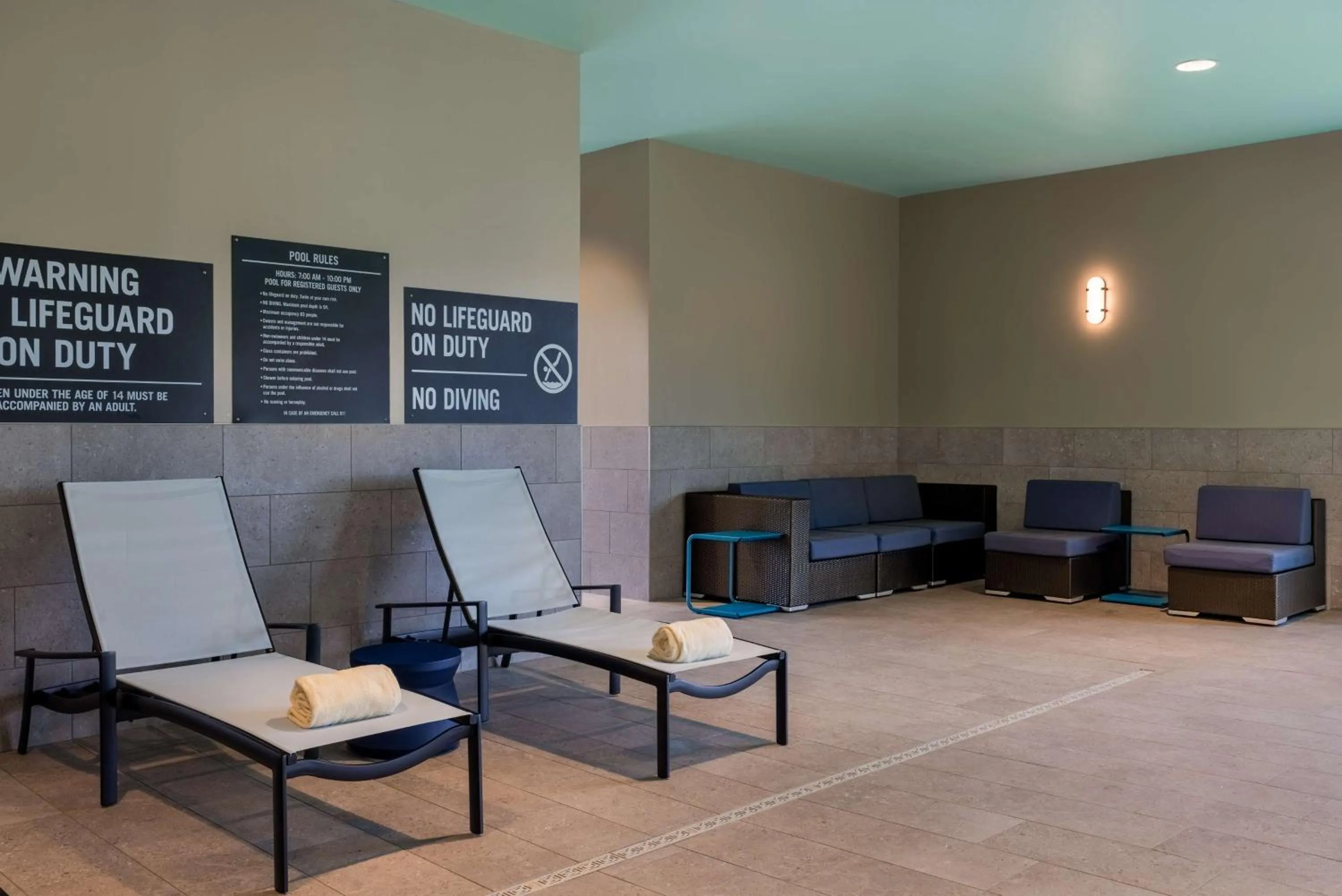 Pool view in Home2 Suites By Hilton Ankeny