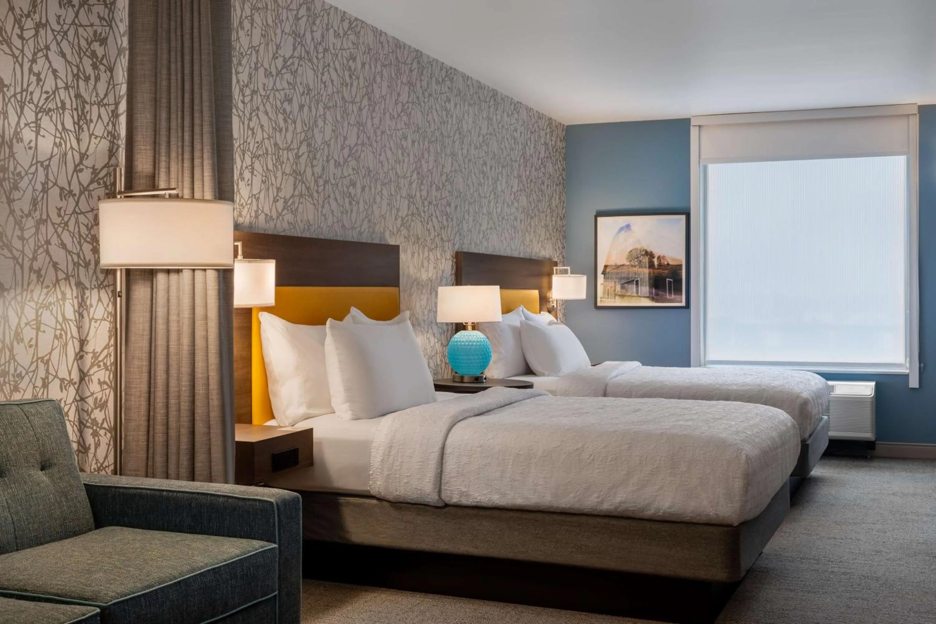 Bed in Home2 Suites By Hilton Ankeny