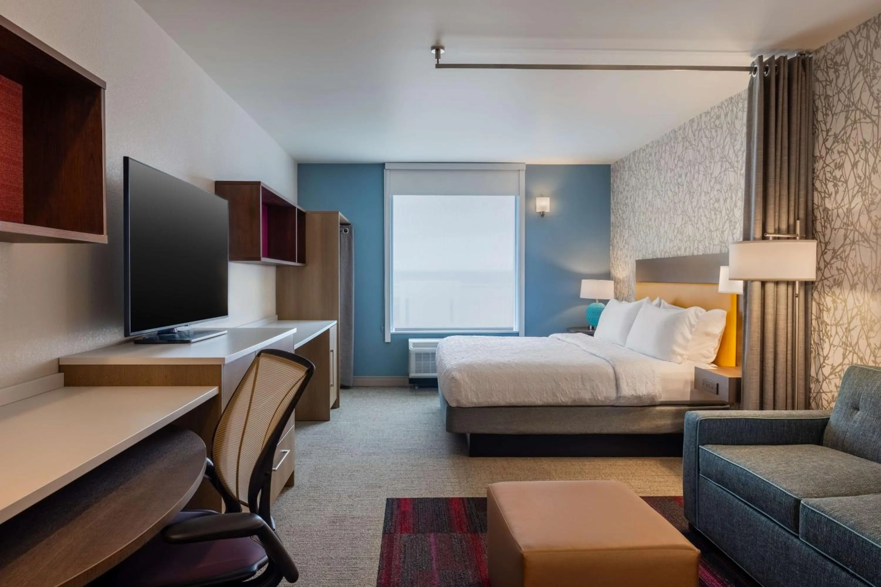 Bed in Home2 Suites By Hilton Ankeny