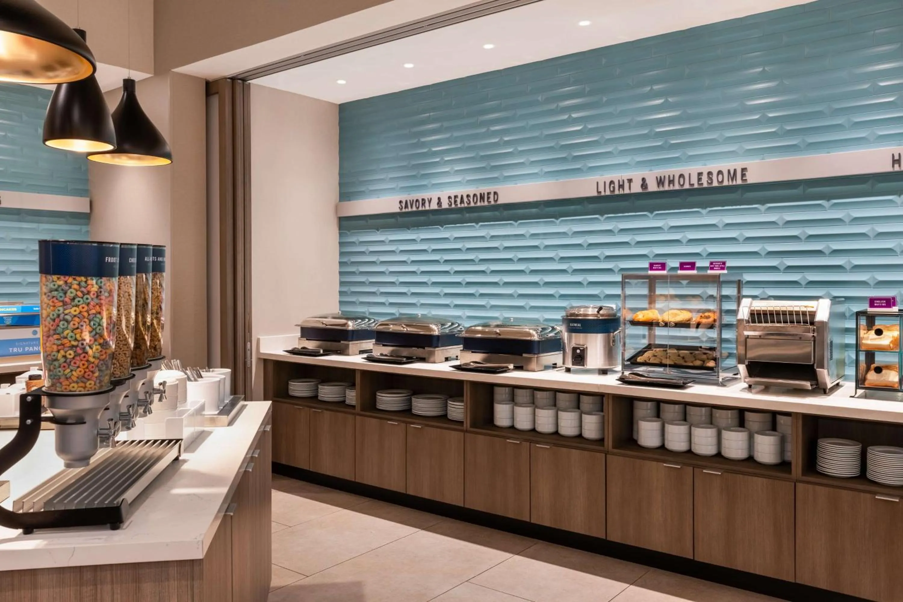 Breakfast in Home2 Suites By Hilton Ankeny