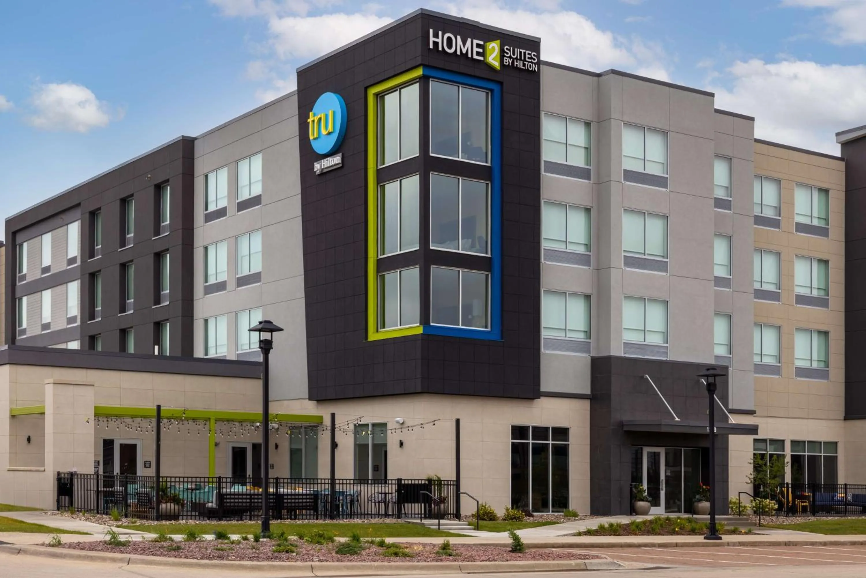 Property building in Home2 Suites By Hilton Ankeny
