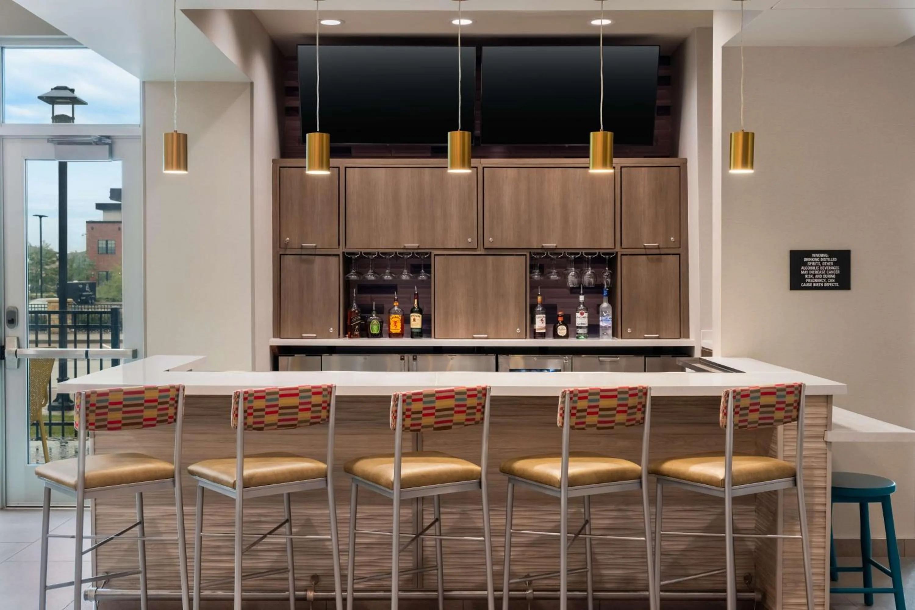 Lounge or bar in Home2 Suites By Hilton Ankeny