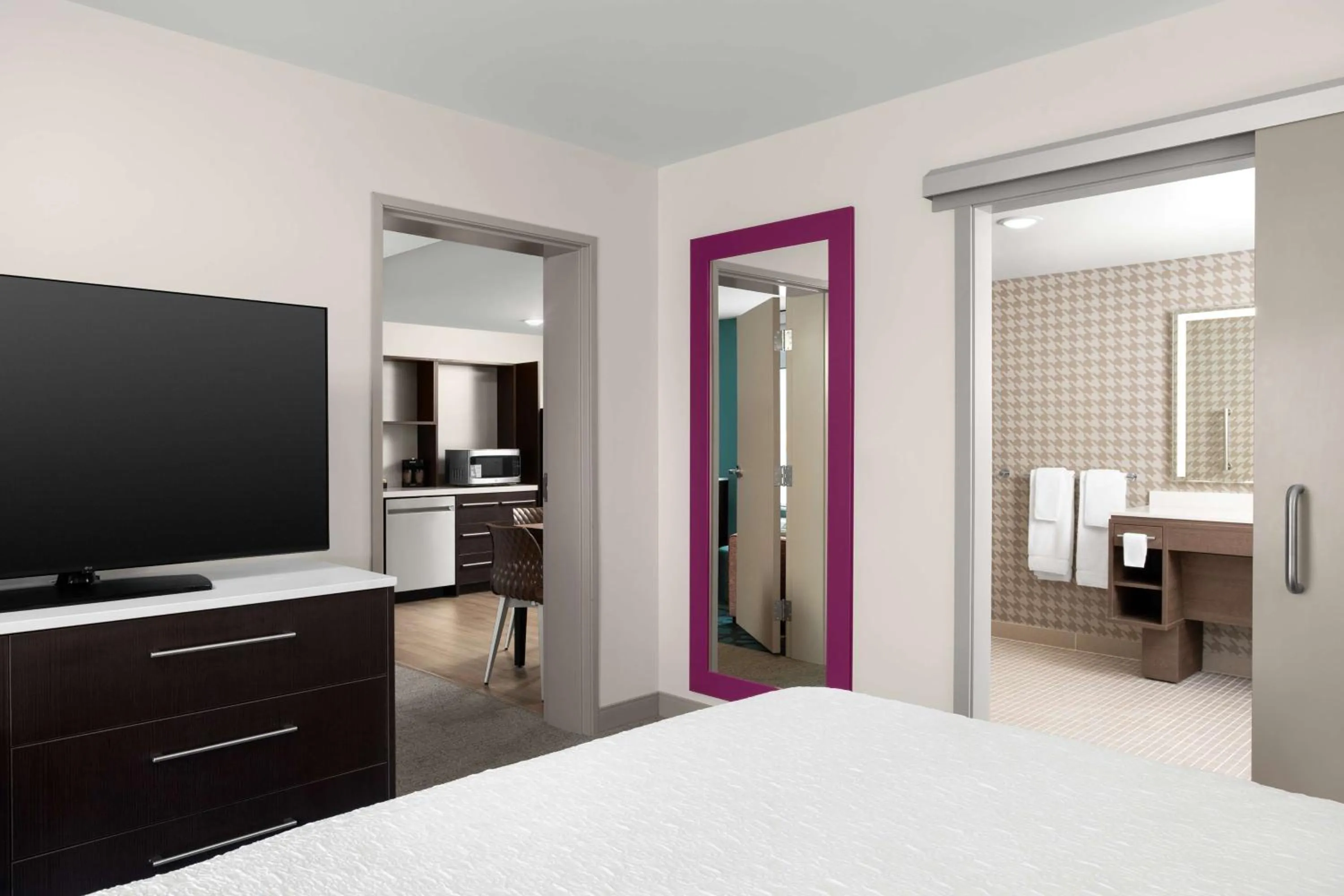 Bed in Home2 Suites By Hilton Owatonna