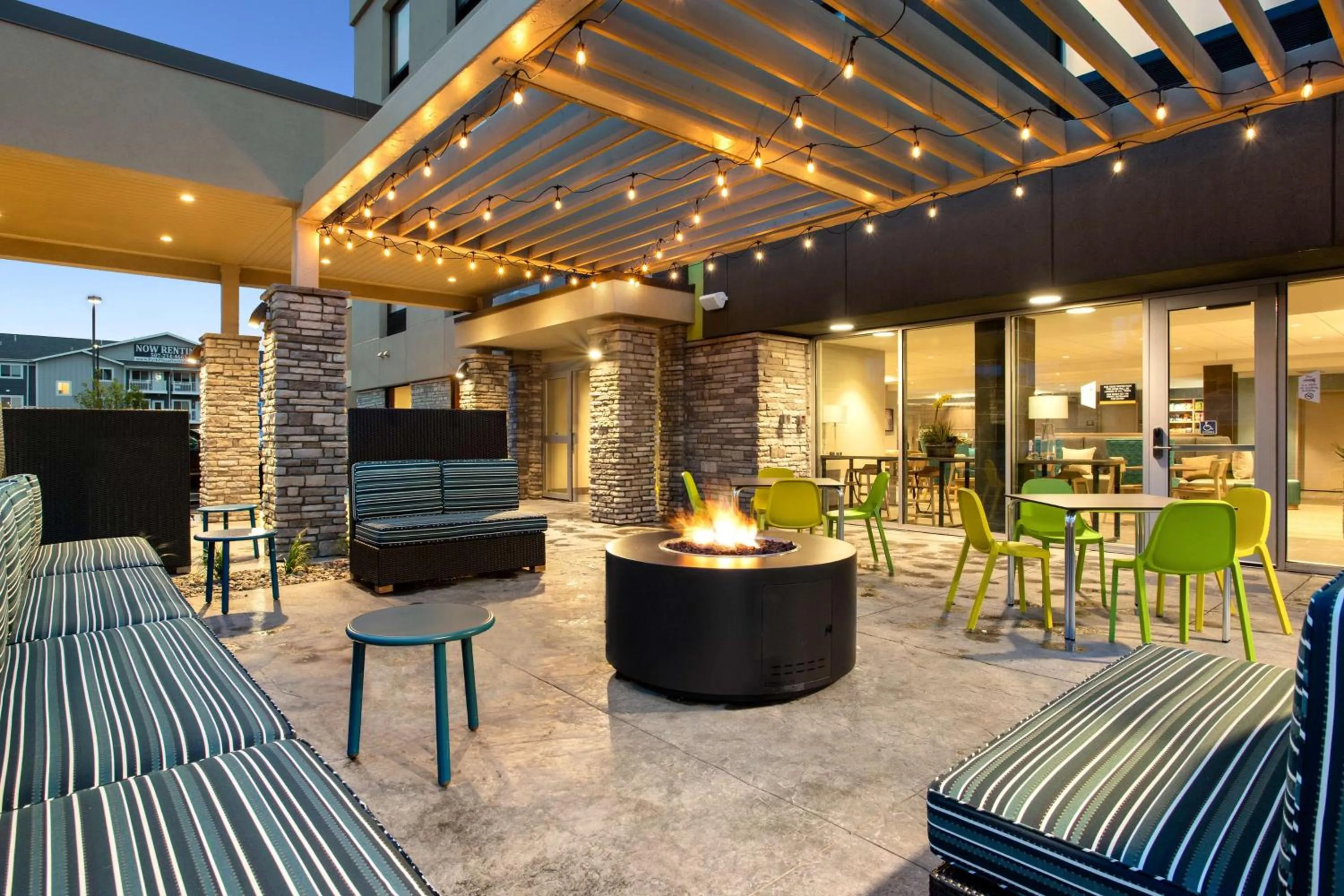 Patio in Home2 Suites By Hilton Owatonna