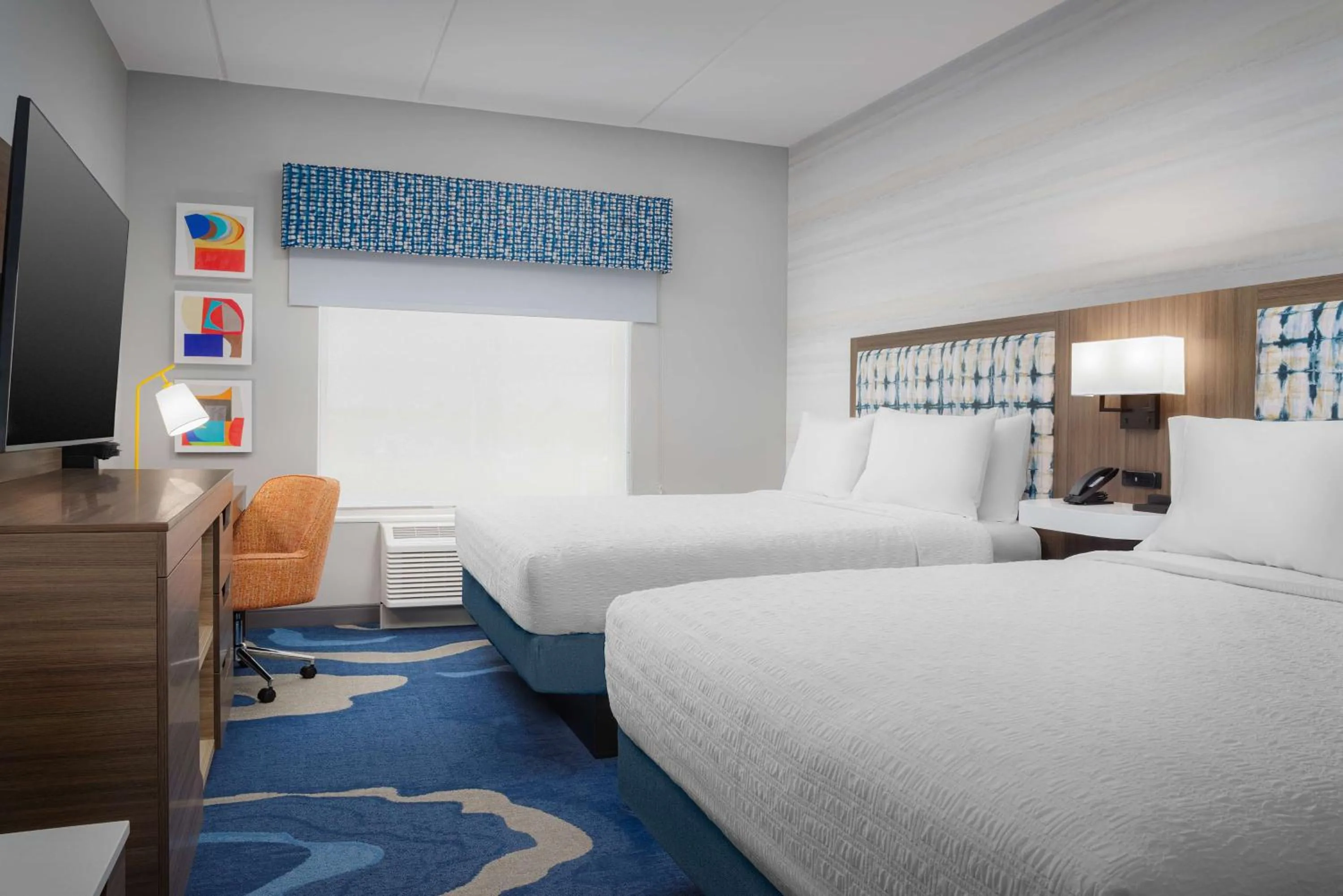 Bed in Hampton Inn & Suites Naples South