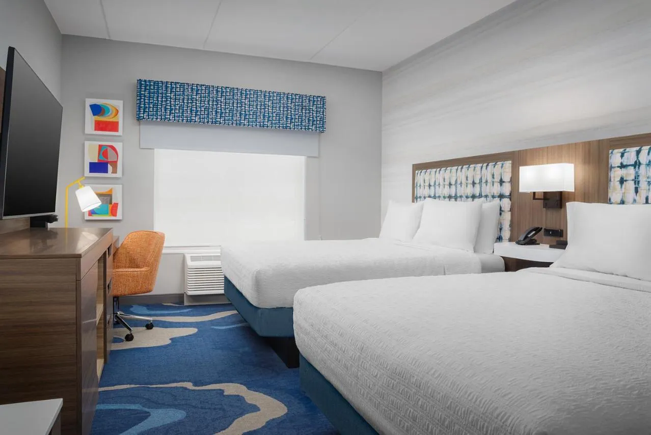 Bed in Hampton Inn & Suites Naples South