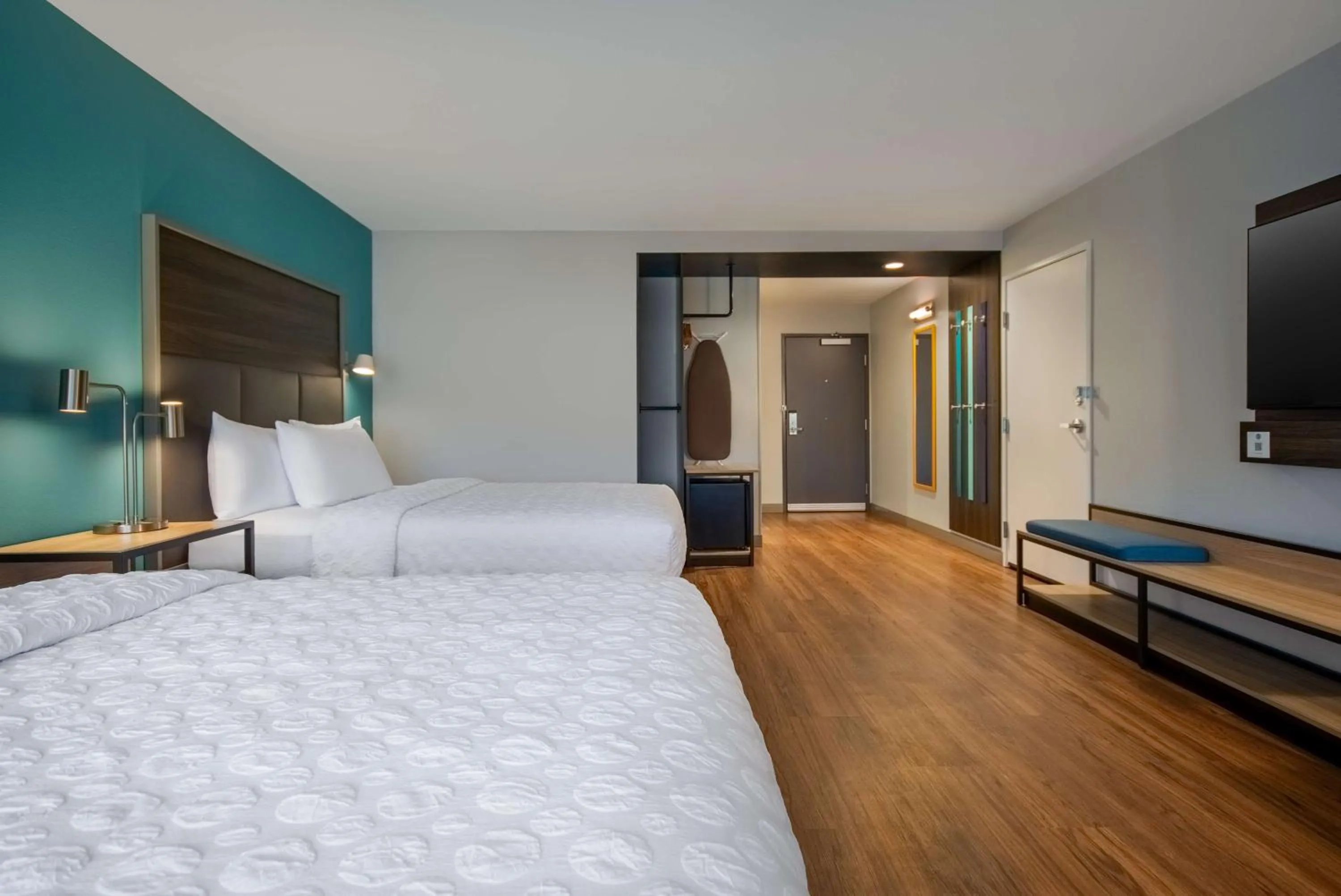 Bed in Tru By Hilton Merrillville