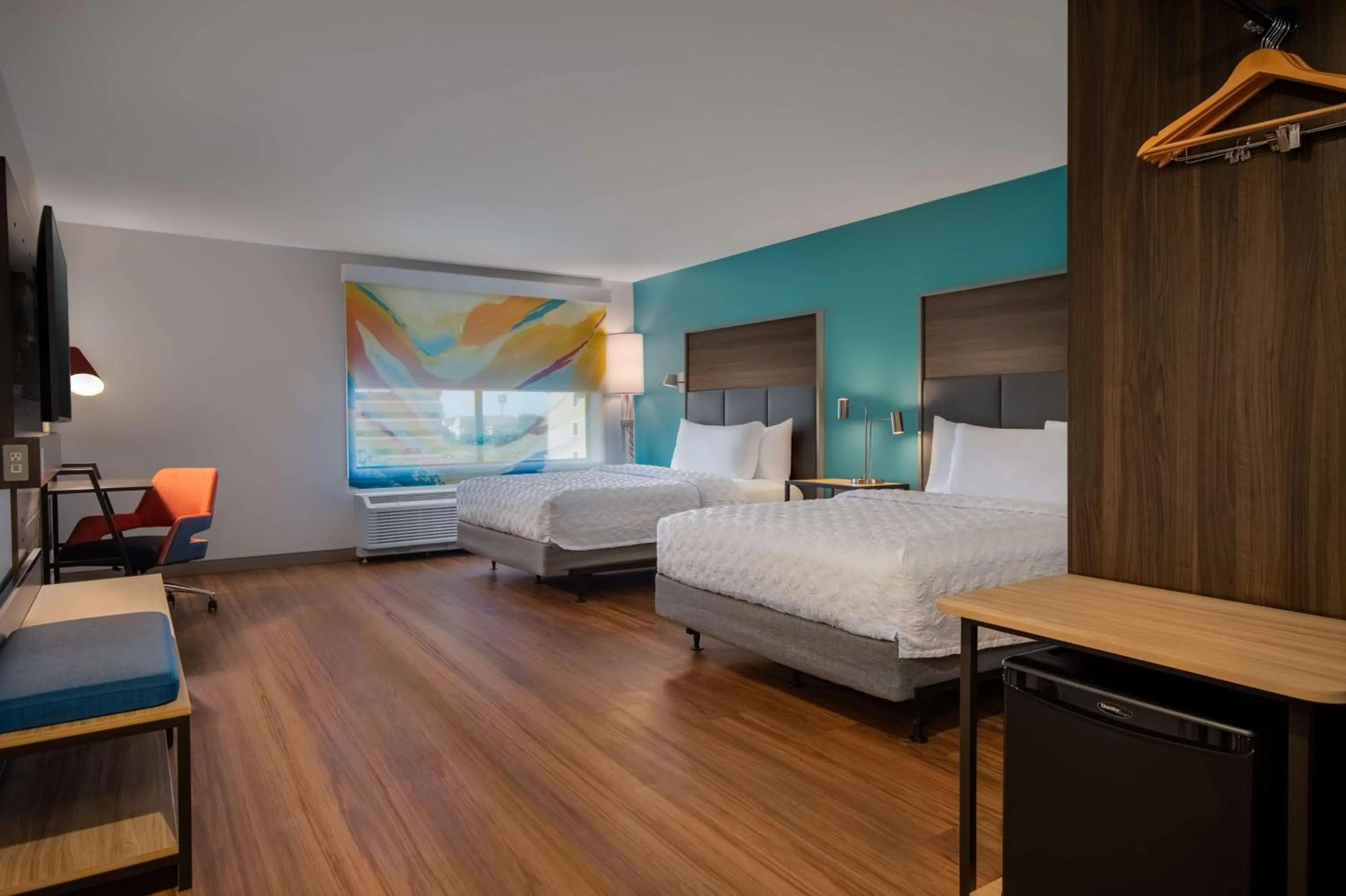 Bedroom, Bed in Tru By Hilton Merrillville