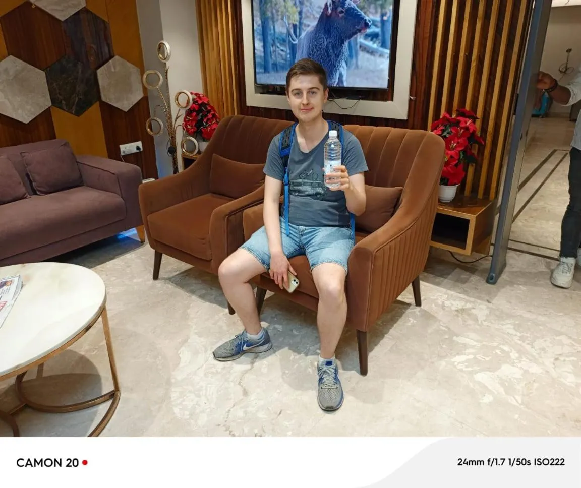 Hotel Glitz - Walk in from New Delhi Railway Station