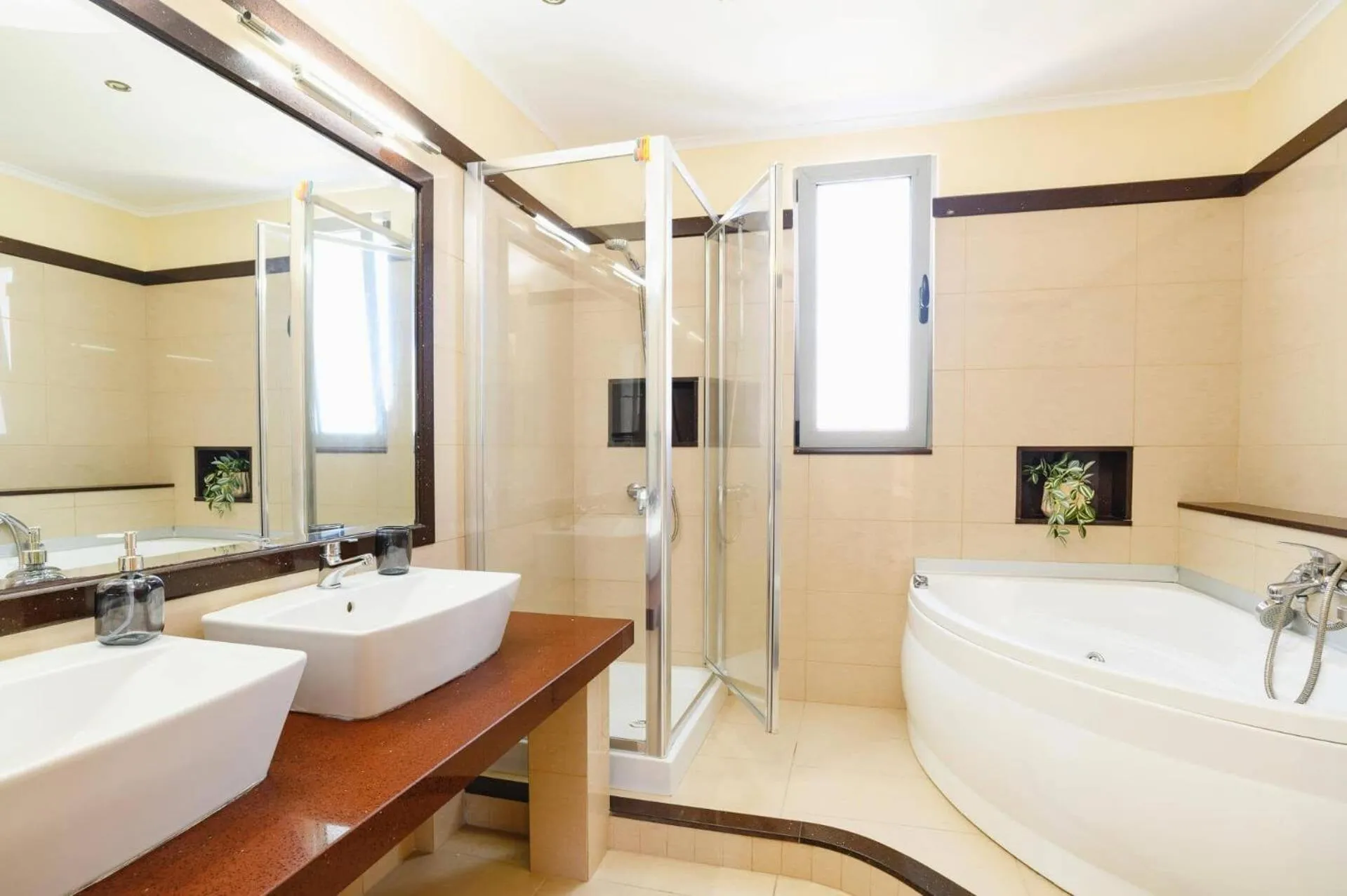 Bathroom in Kamari Beach