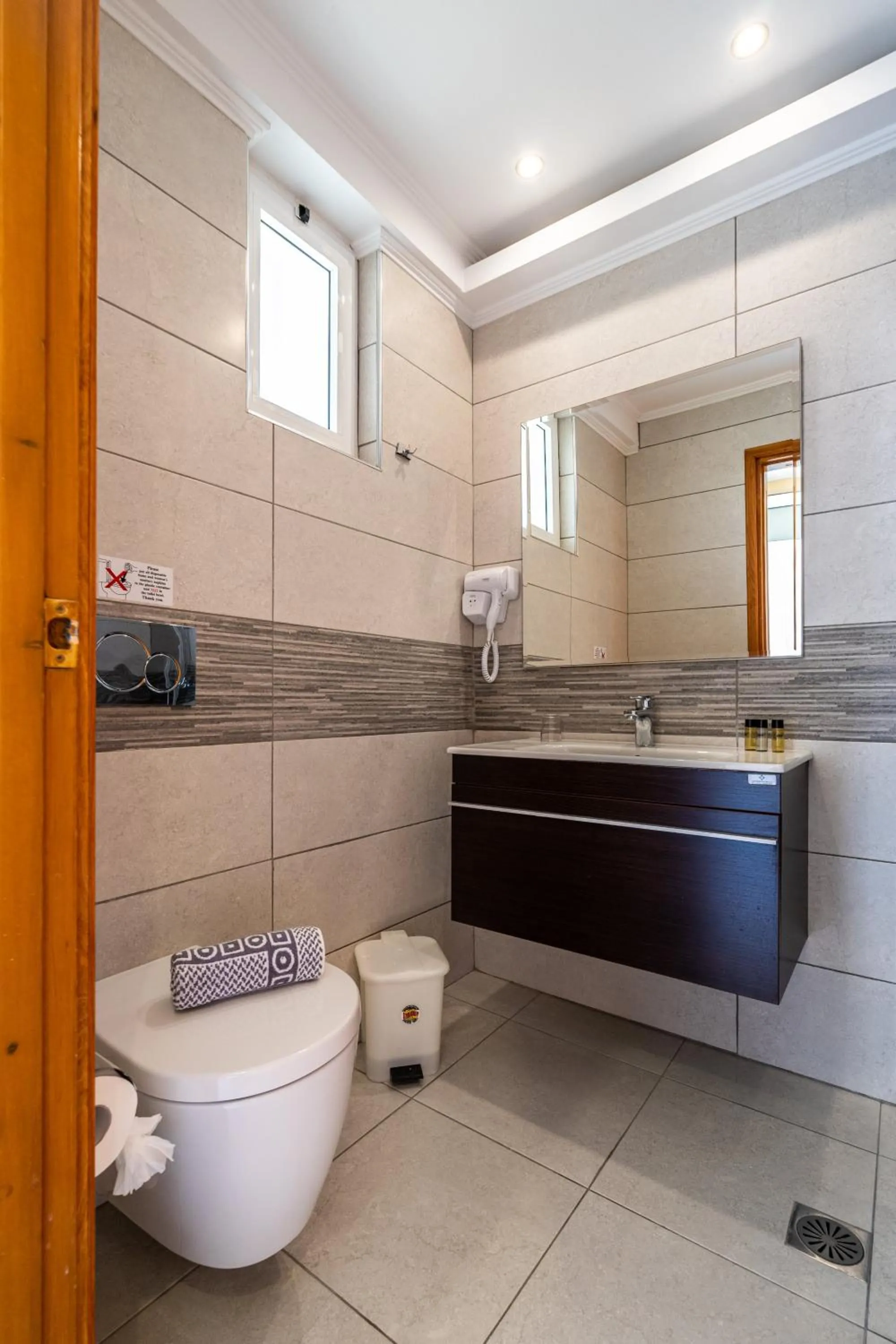 Bathroom in Kamari Beach