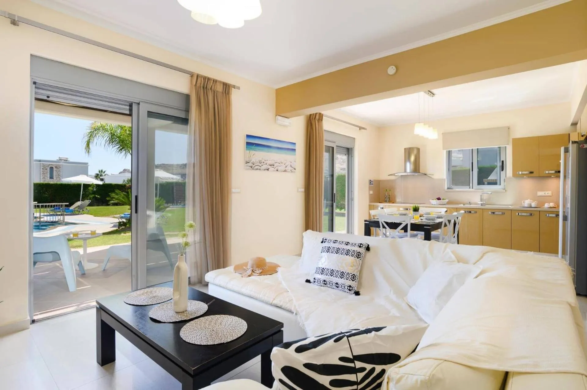 Living room in Kamari Beach