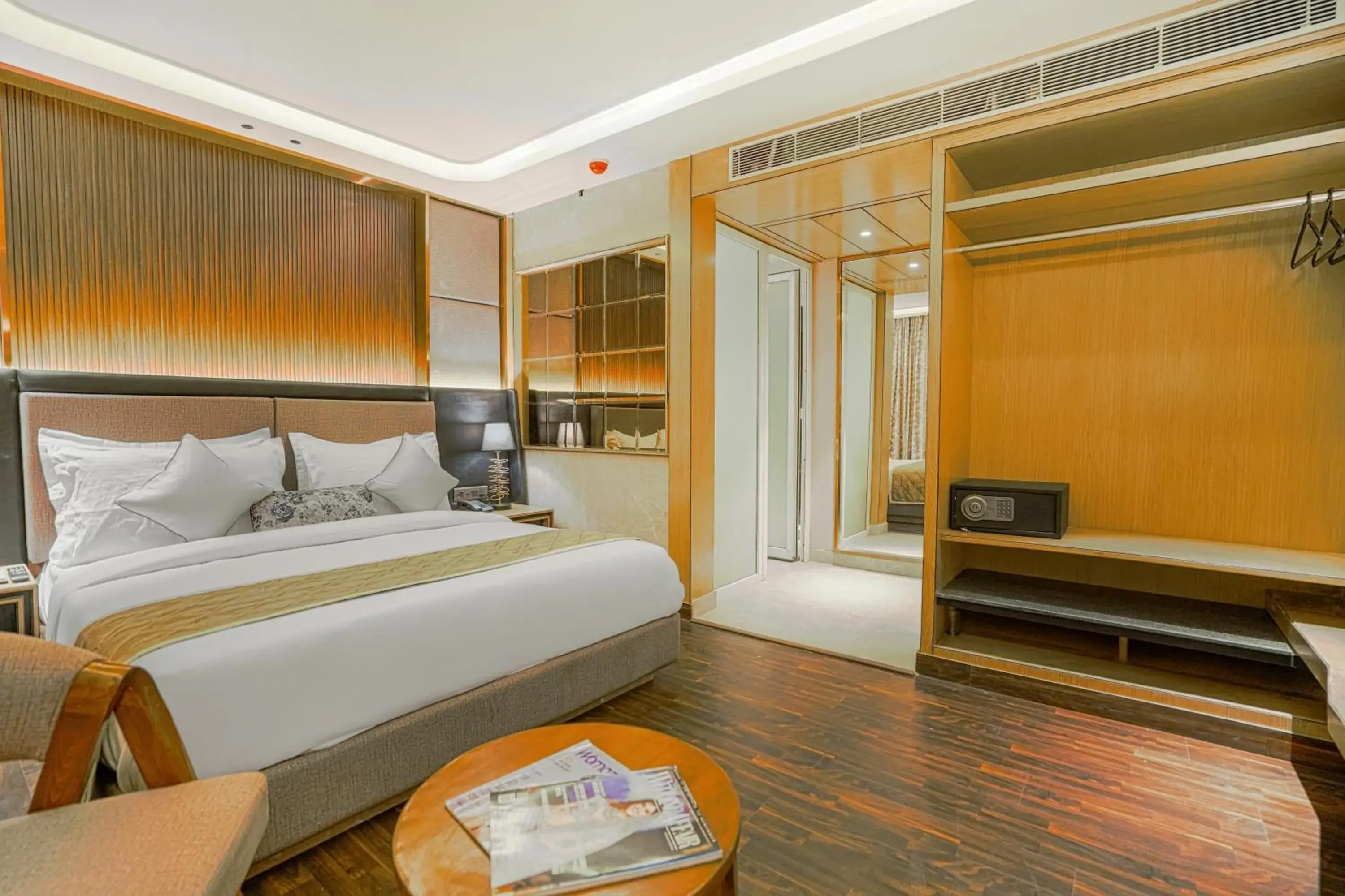 Deluxe Double Room in Hotel Levelup Signature Deluxe Double Room in Hotel Levelup Signature