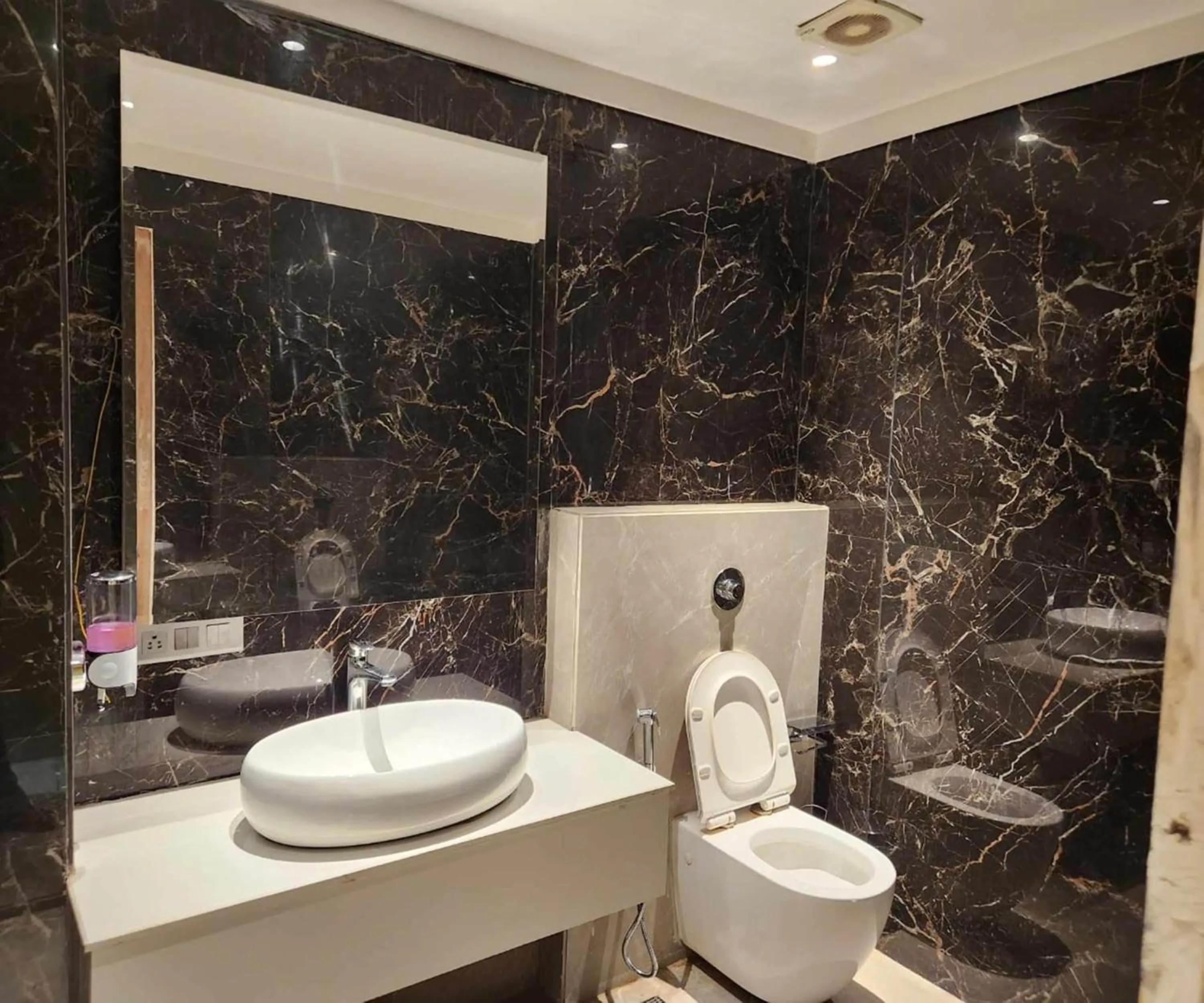 Shower in Hotel Levelup Signature