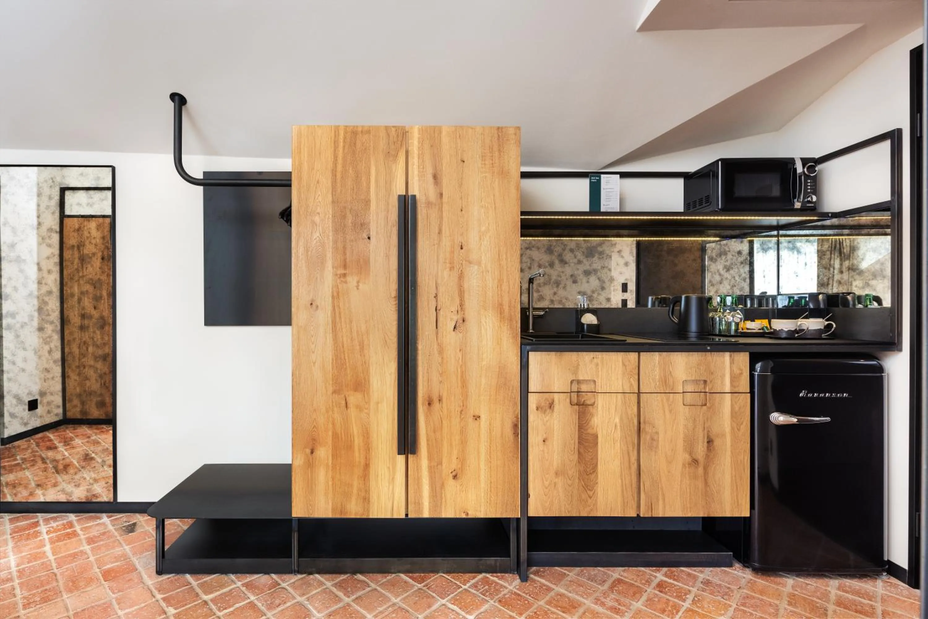 Kitchen or kitchenette in Nomadic Urban Premium Suites