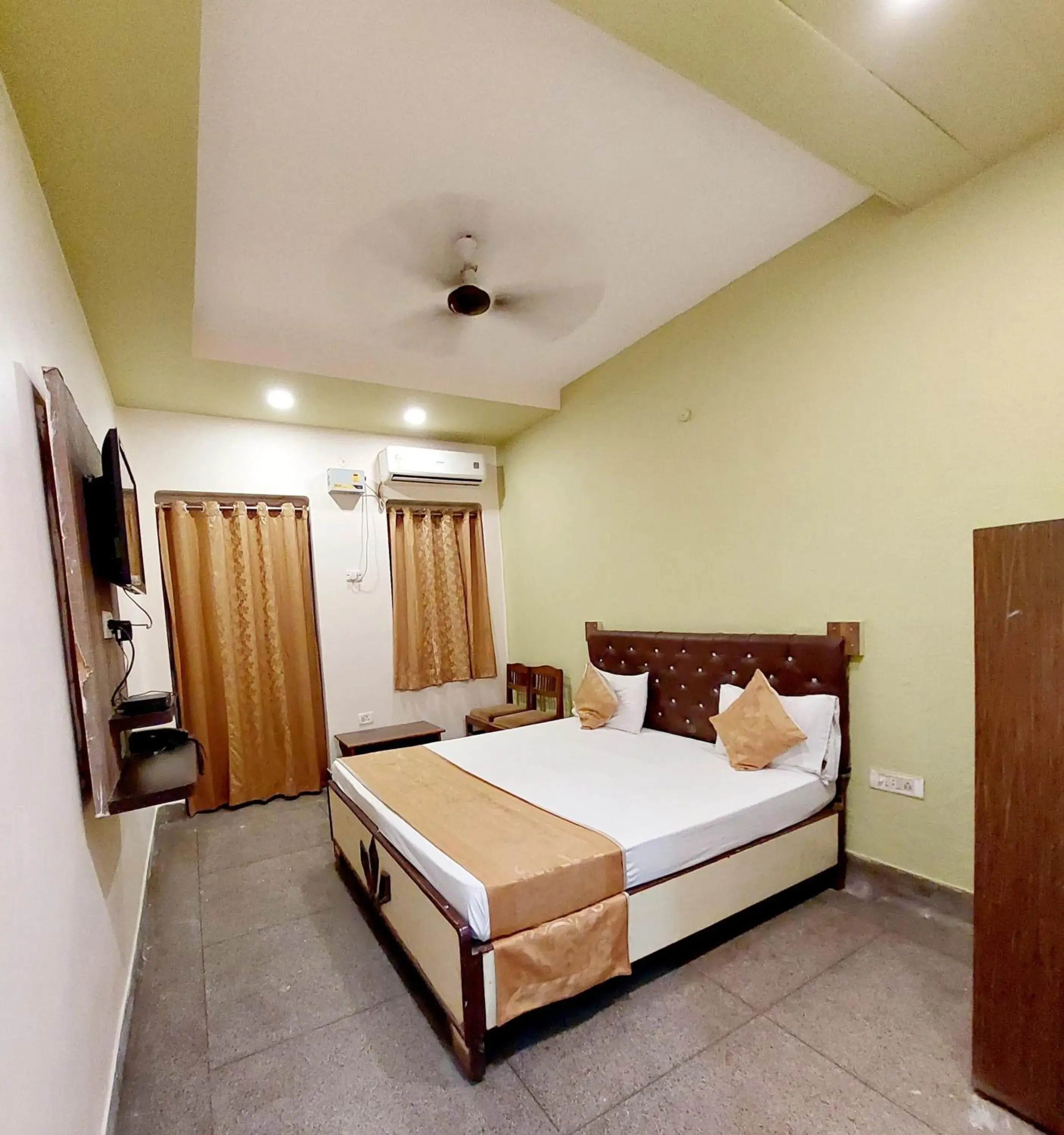 Hotel Gokul Grand Hotel Gokul Grand