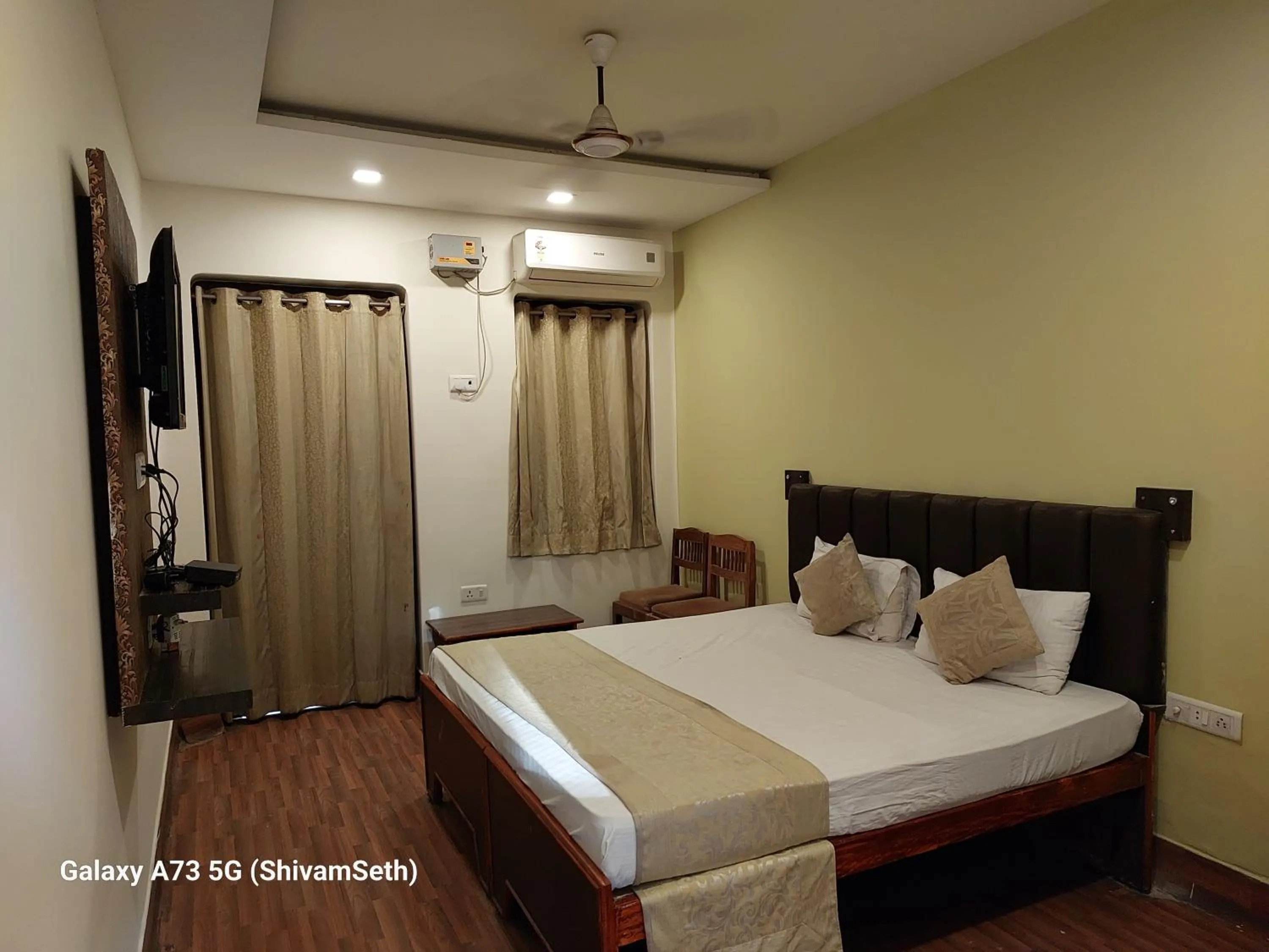 Bed in Hotel Gokul Grand