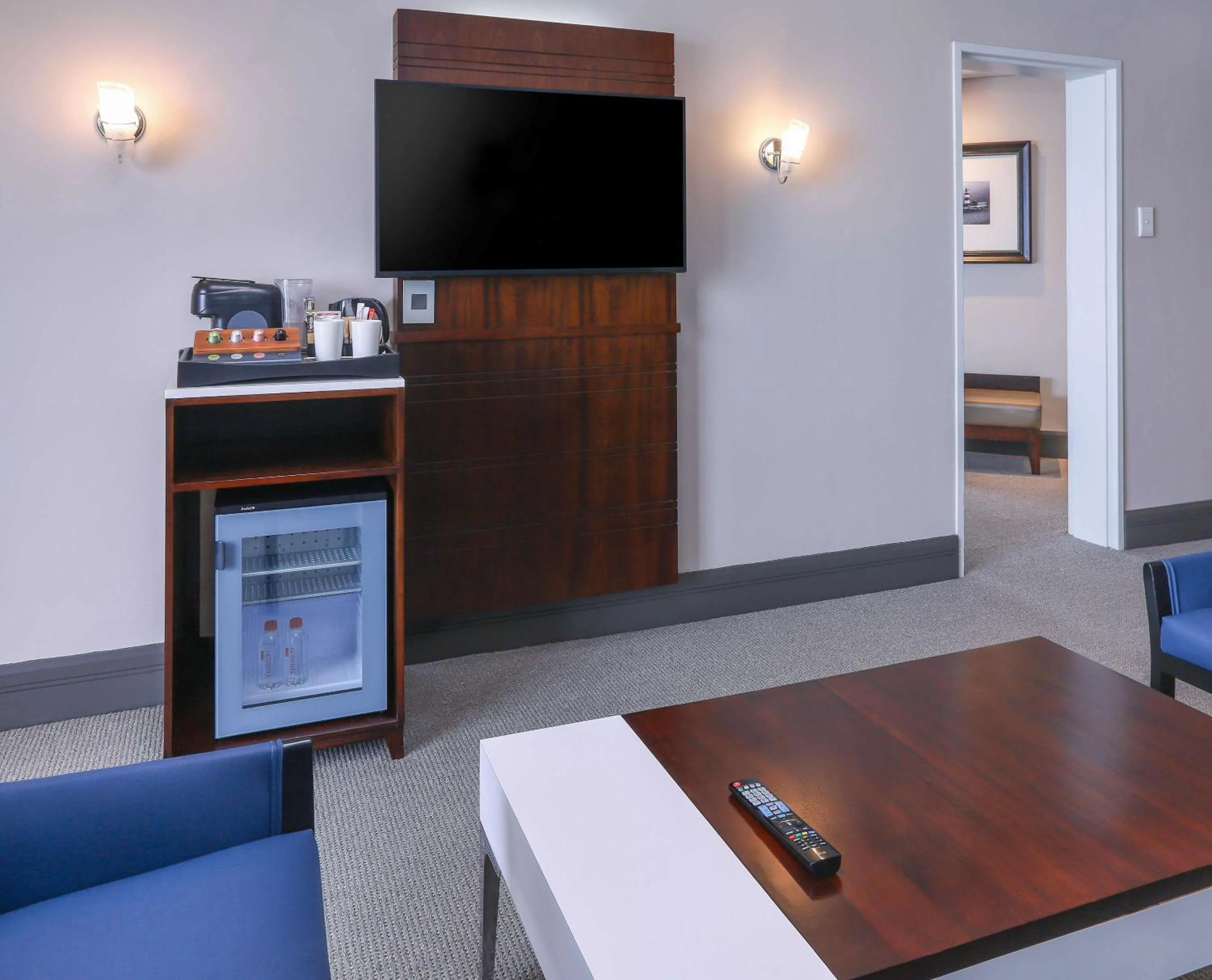 Photo of the whole room in Garden Court East London