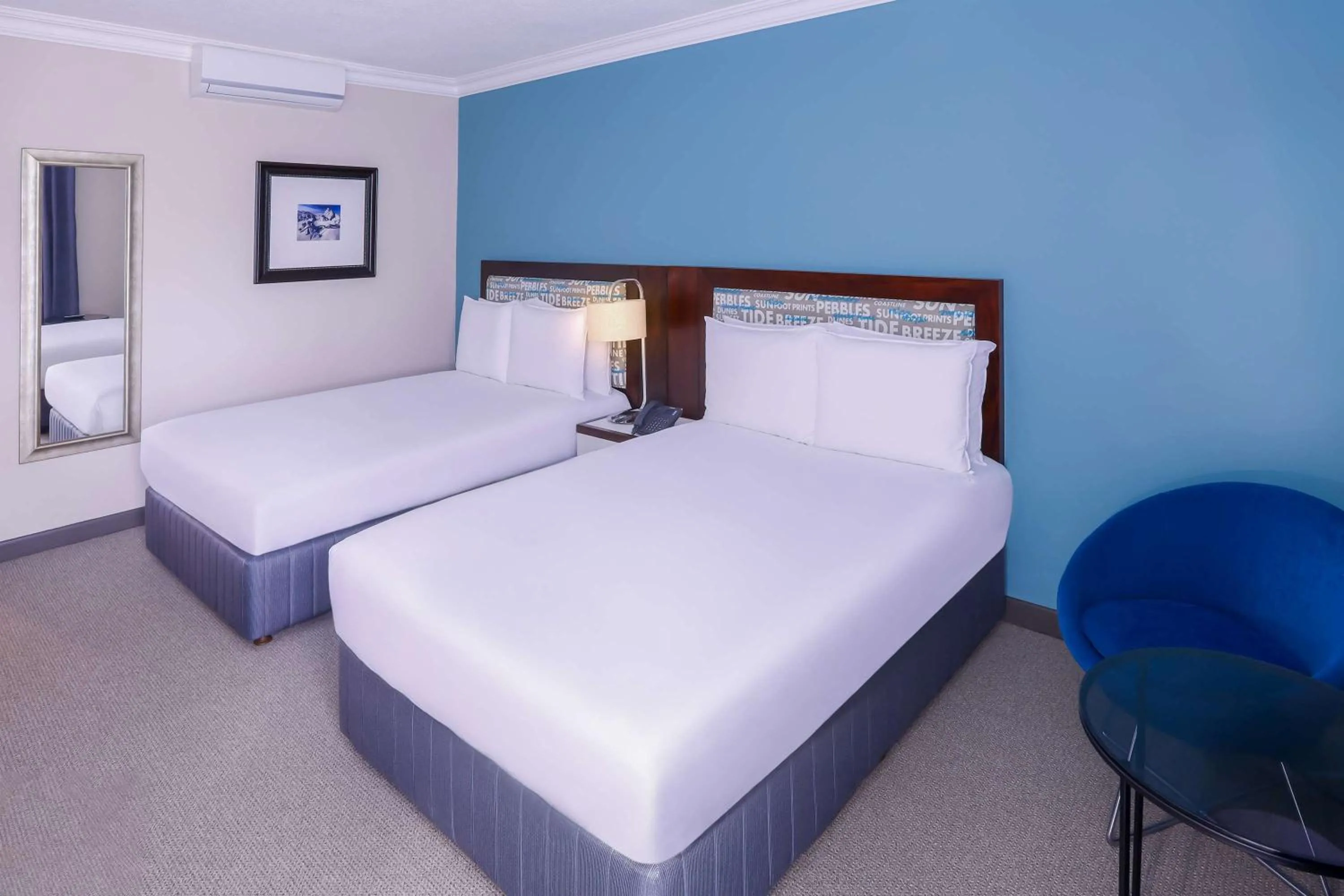 Bedroom, Bed in Garden Court East London