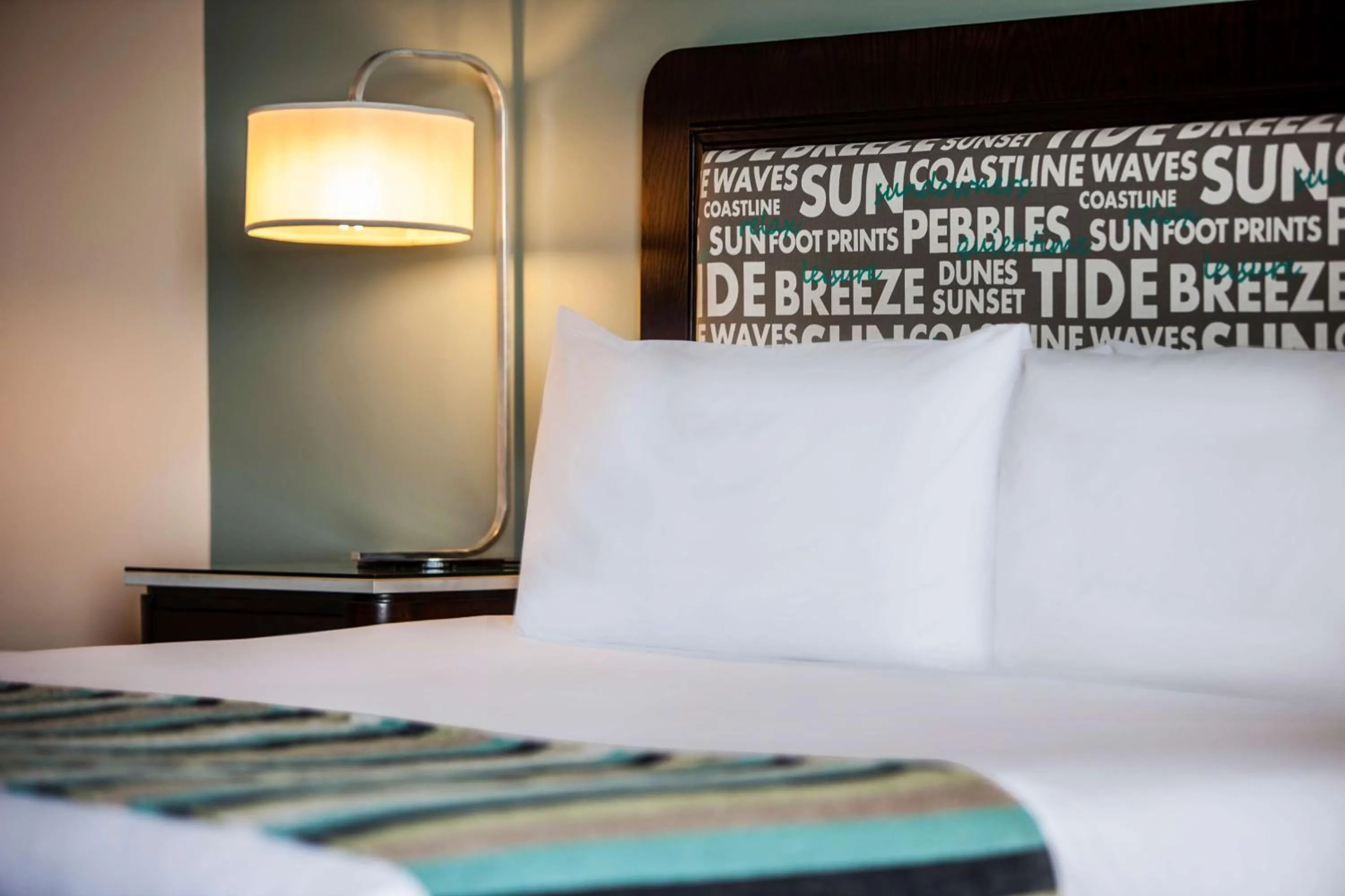 Bedroom, Bed in Garden Court East London