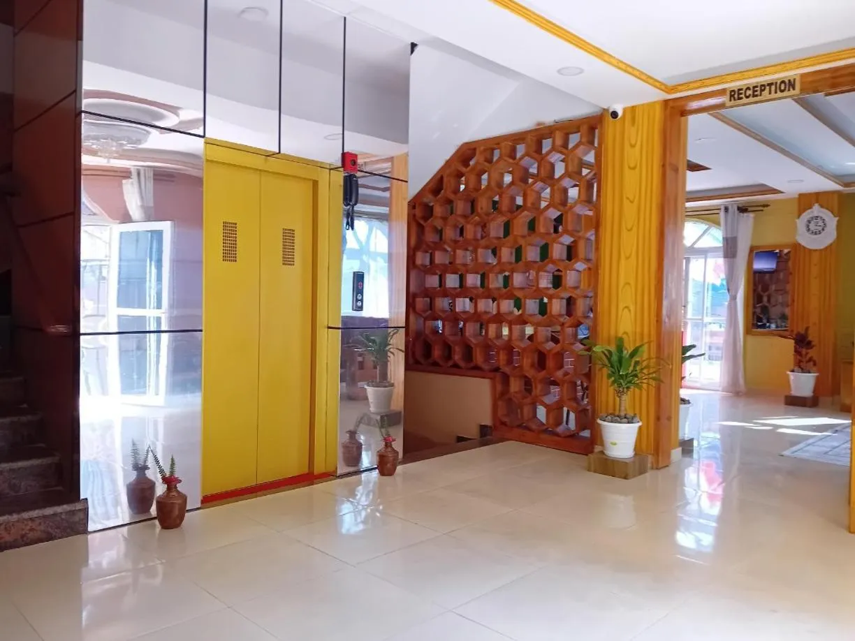 elevator in Hotel Astro