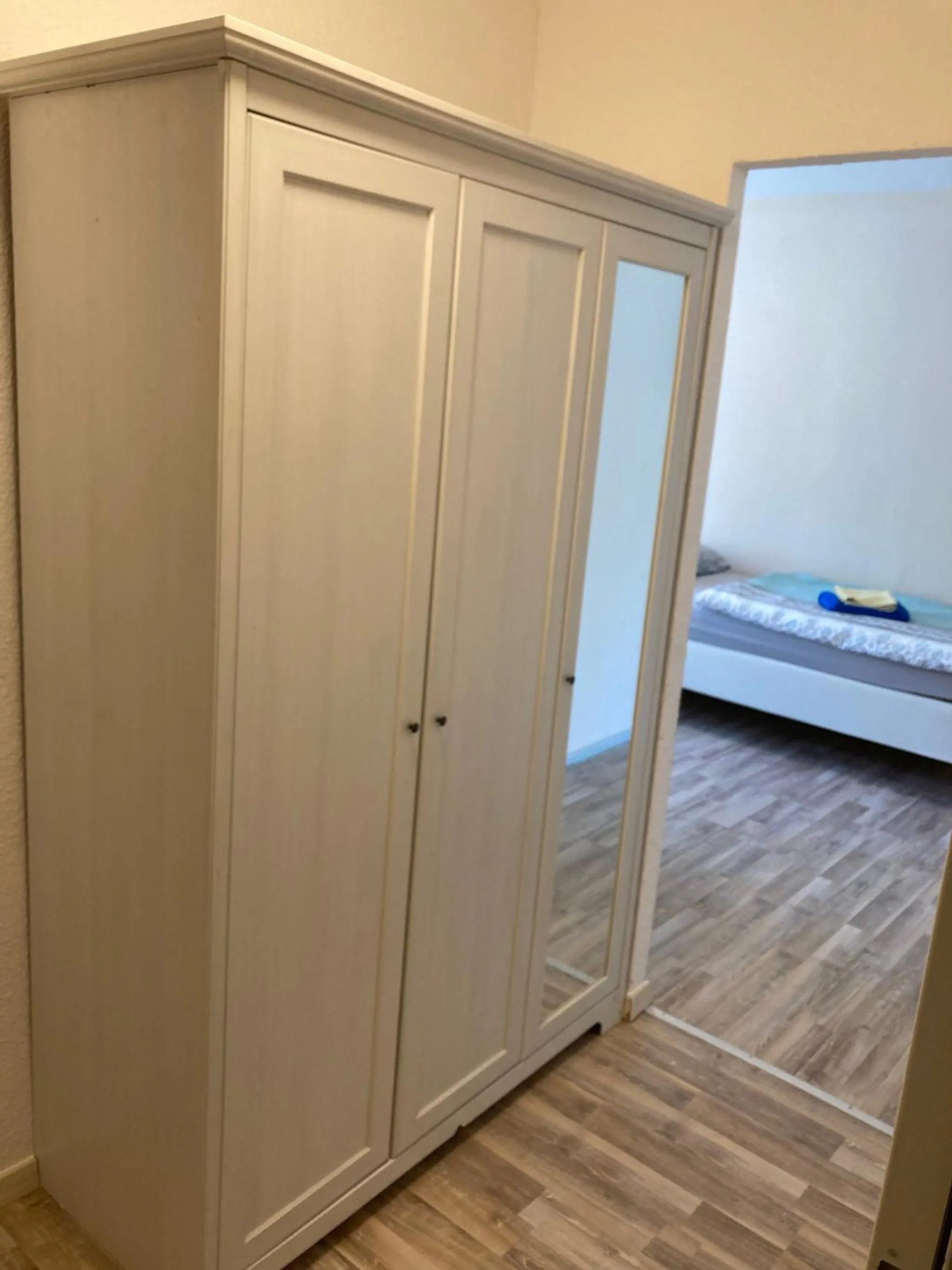 wardrobe, Bed in Schulungszentrum Töplitz