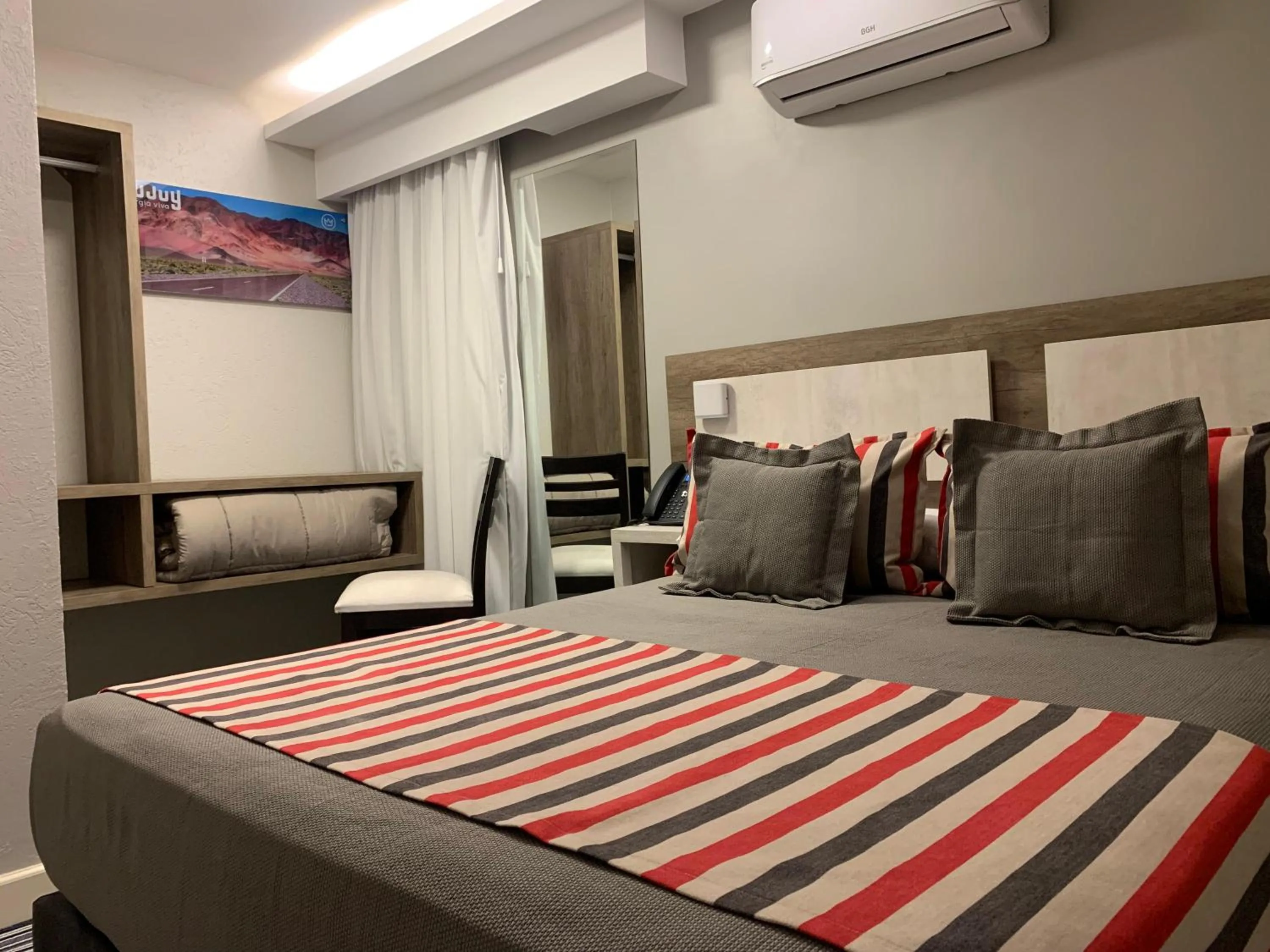 Photo of the whole room, Bed in Benjamín I