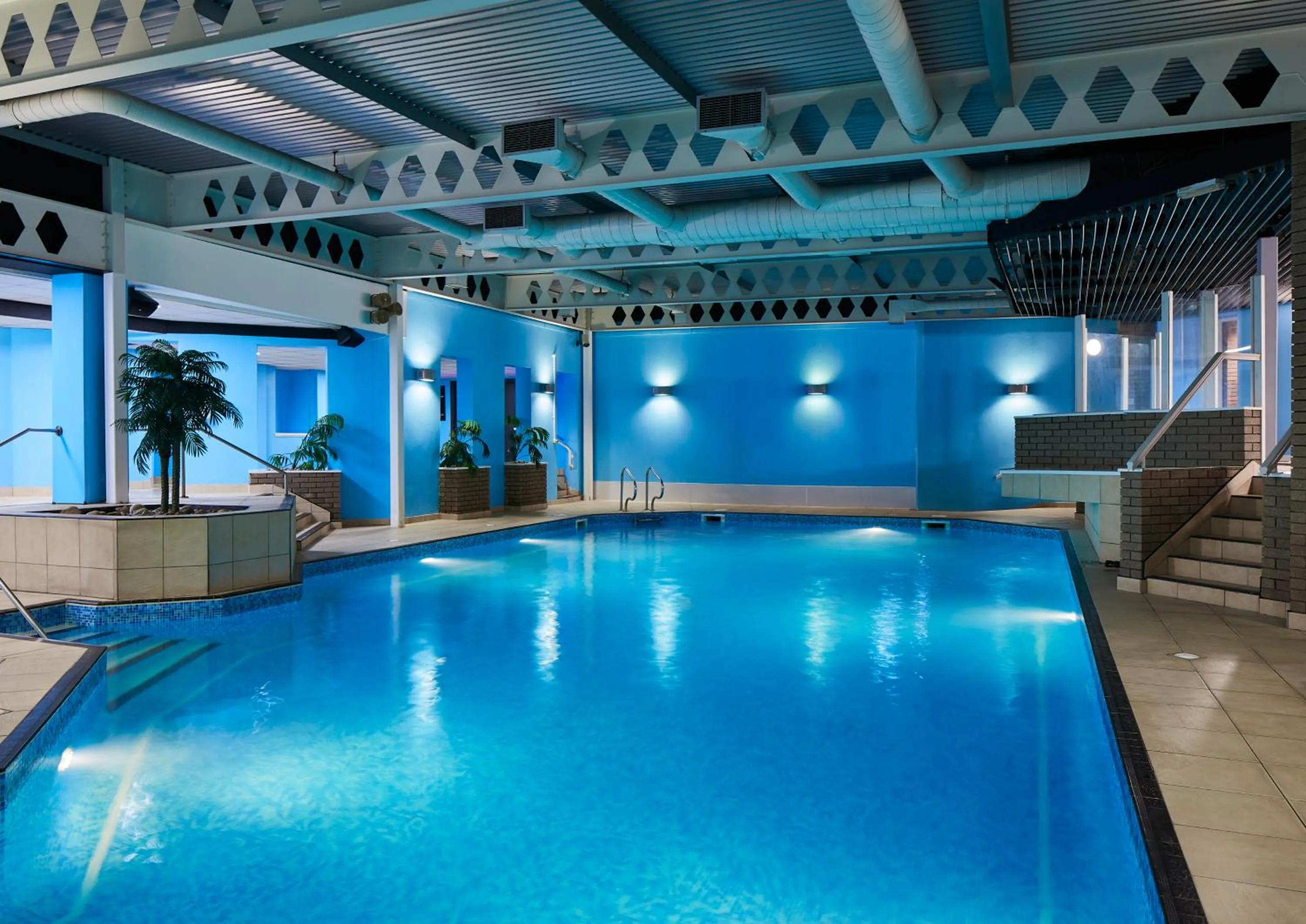 Swimming pool in Leonardo Edinburgh Murrayfield