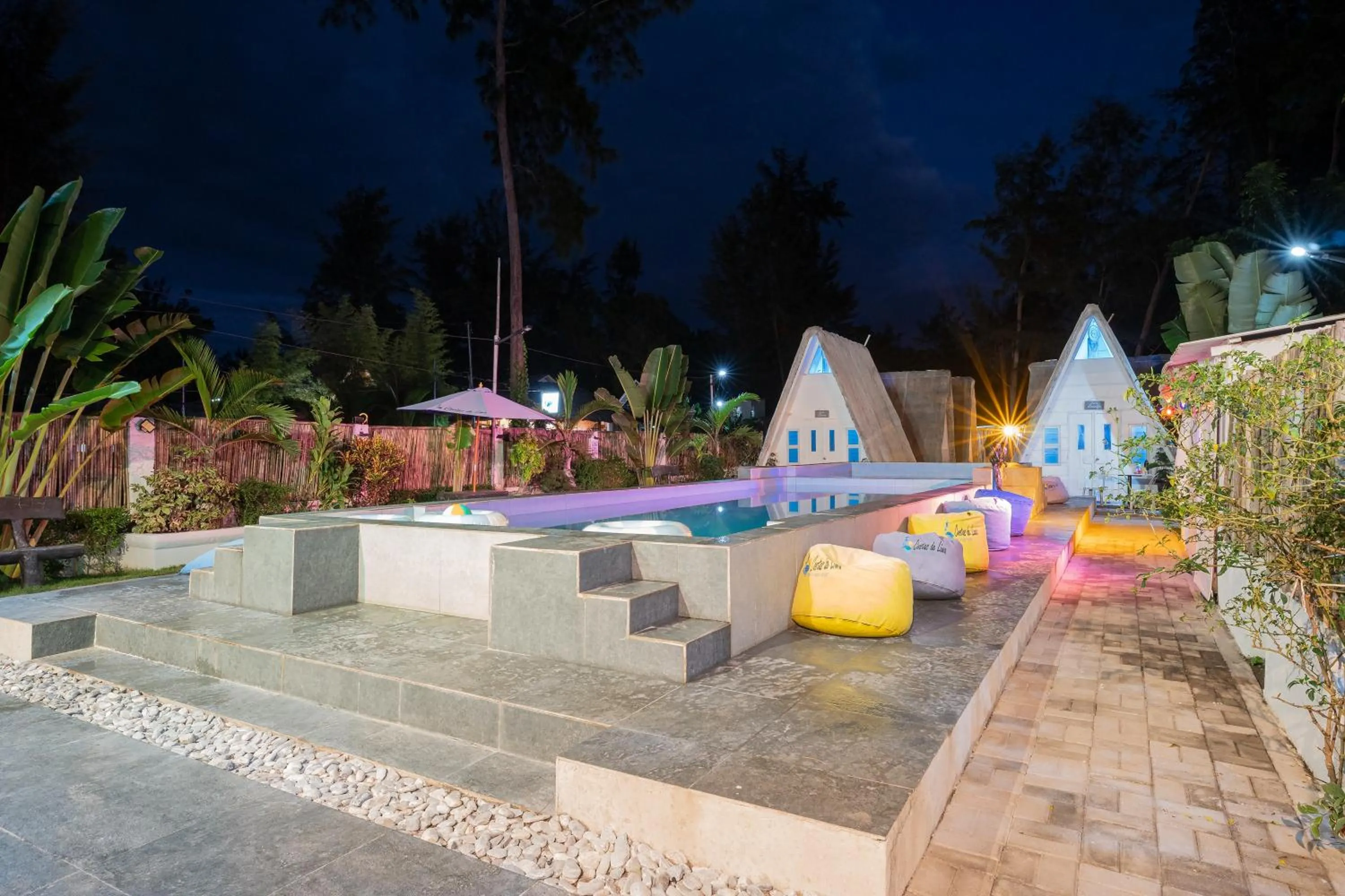 Swimming pool in Costas De Liwa Bar & Beach Resort