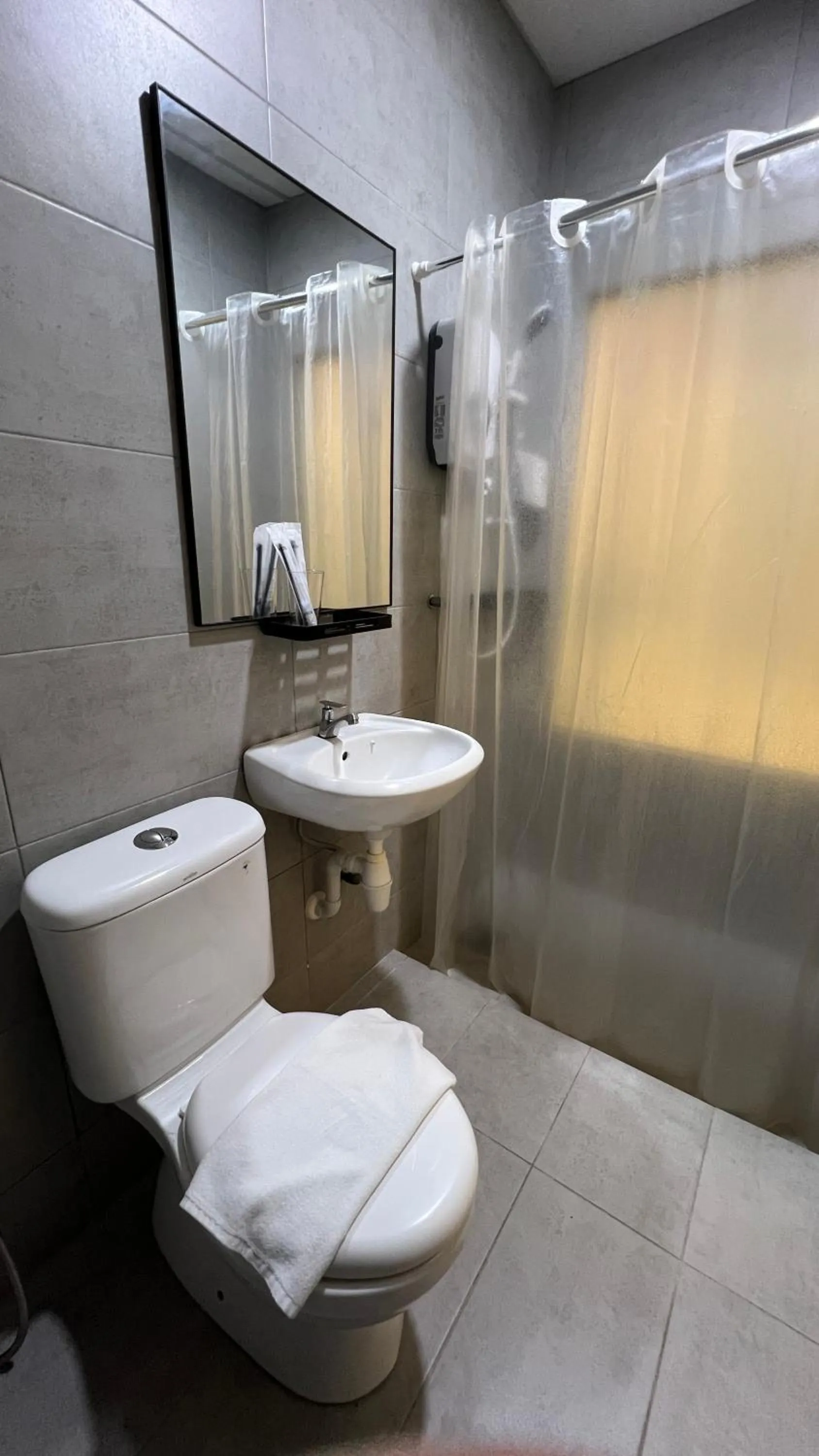 Bathroom in Cojoy Hotel @ Chinatown