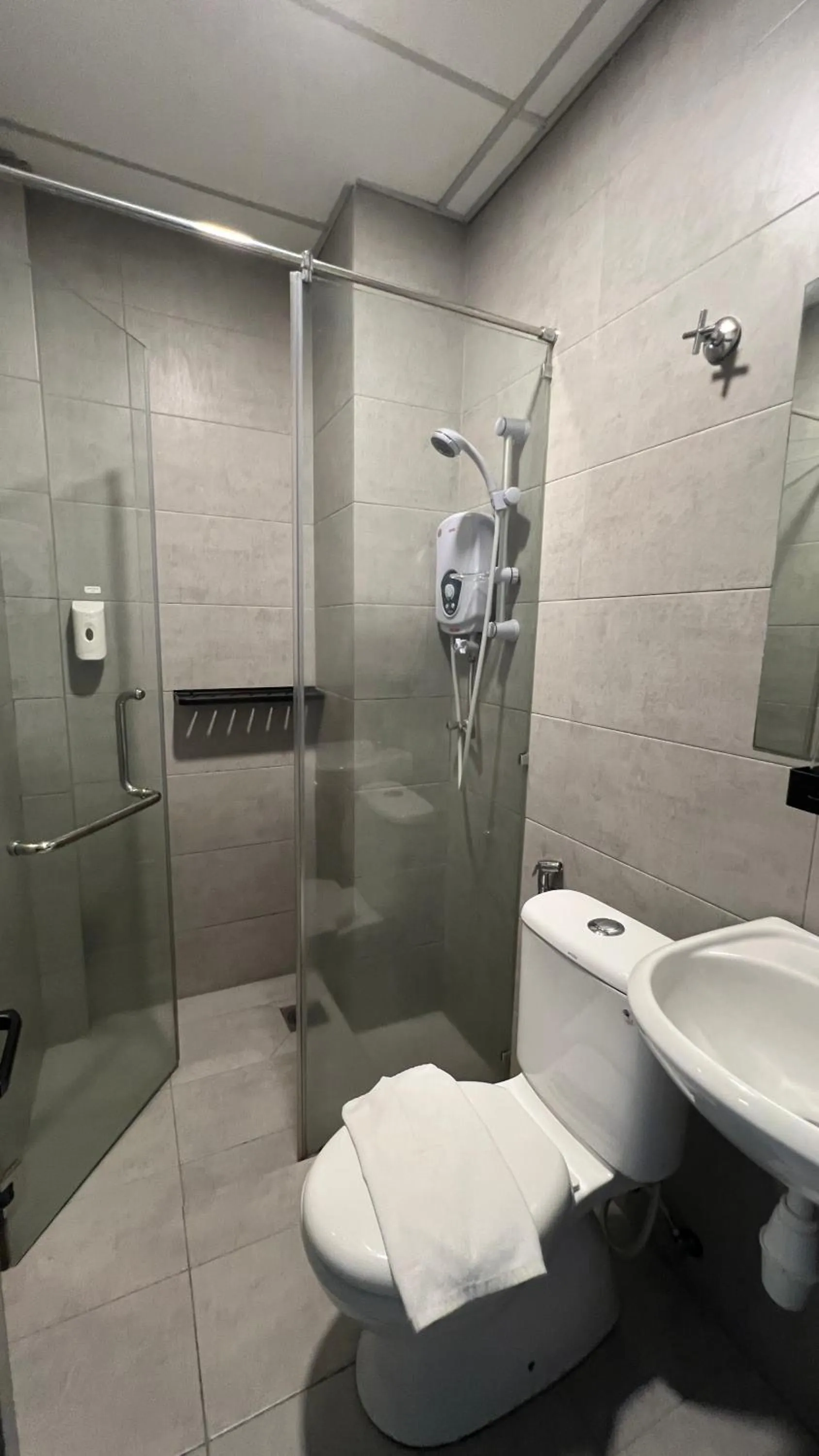 Bathroom in Cojoy Hotel @ Chinatown