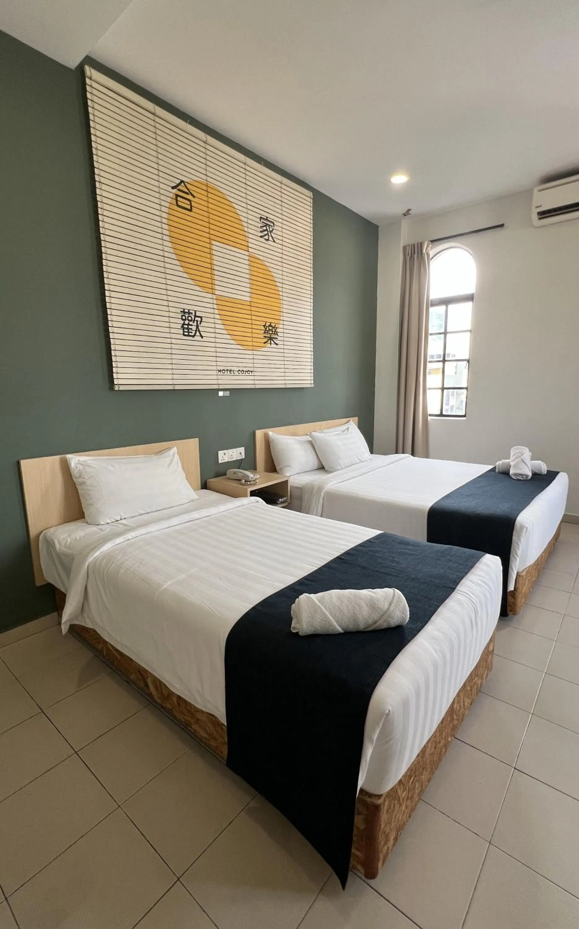 Bedroom, Bed in Cojoy Hotel @ Chinatown