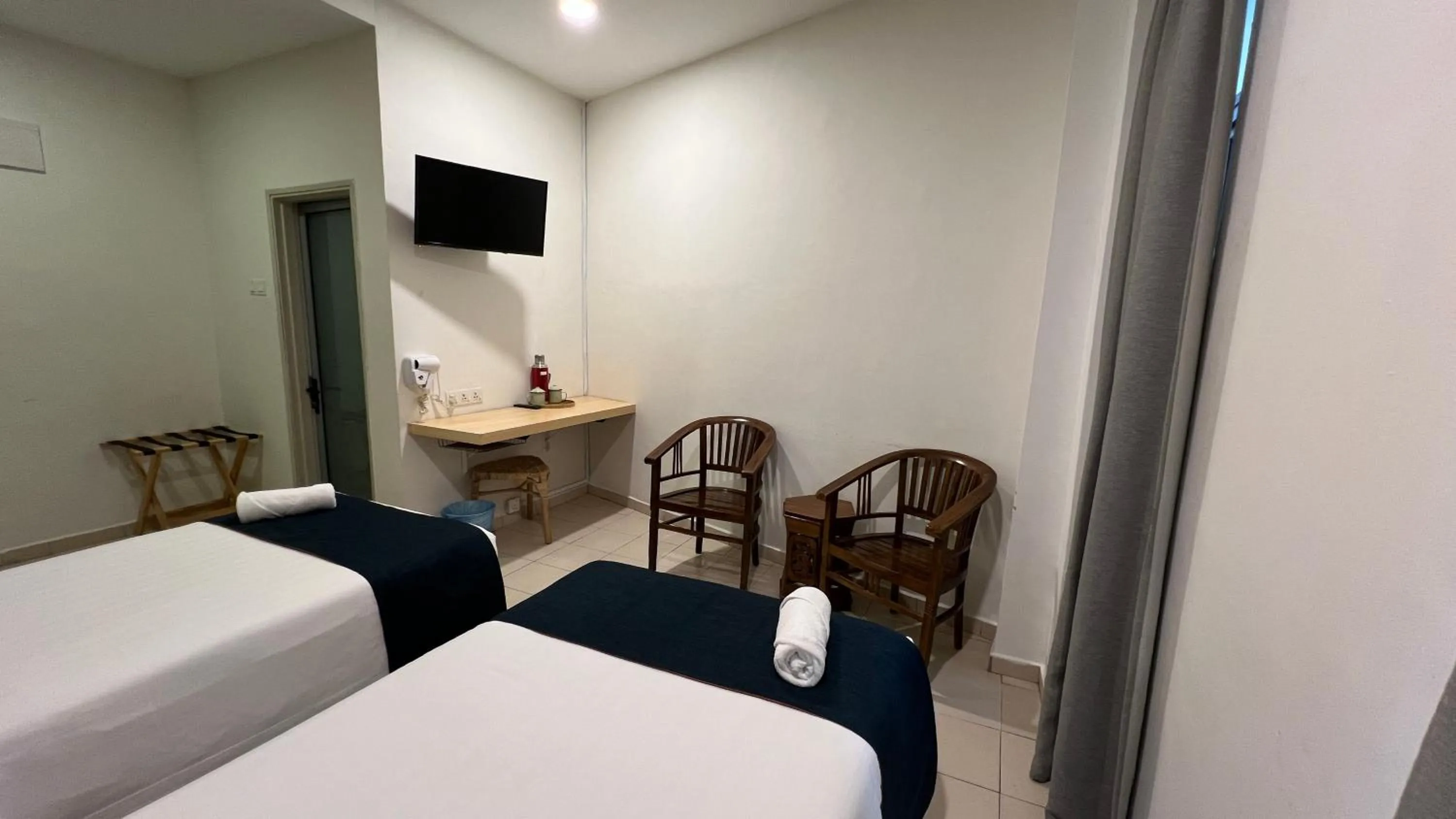 Bedroom, Bed in Cojoy Hotel @ Chinatown