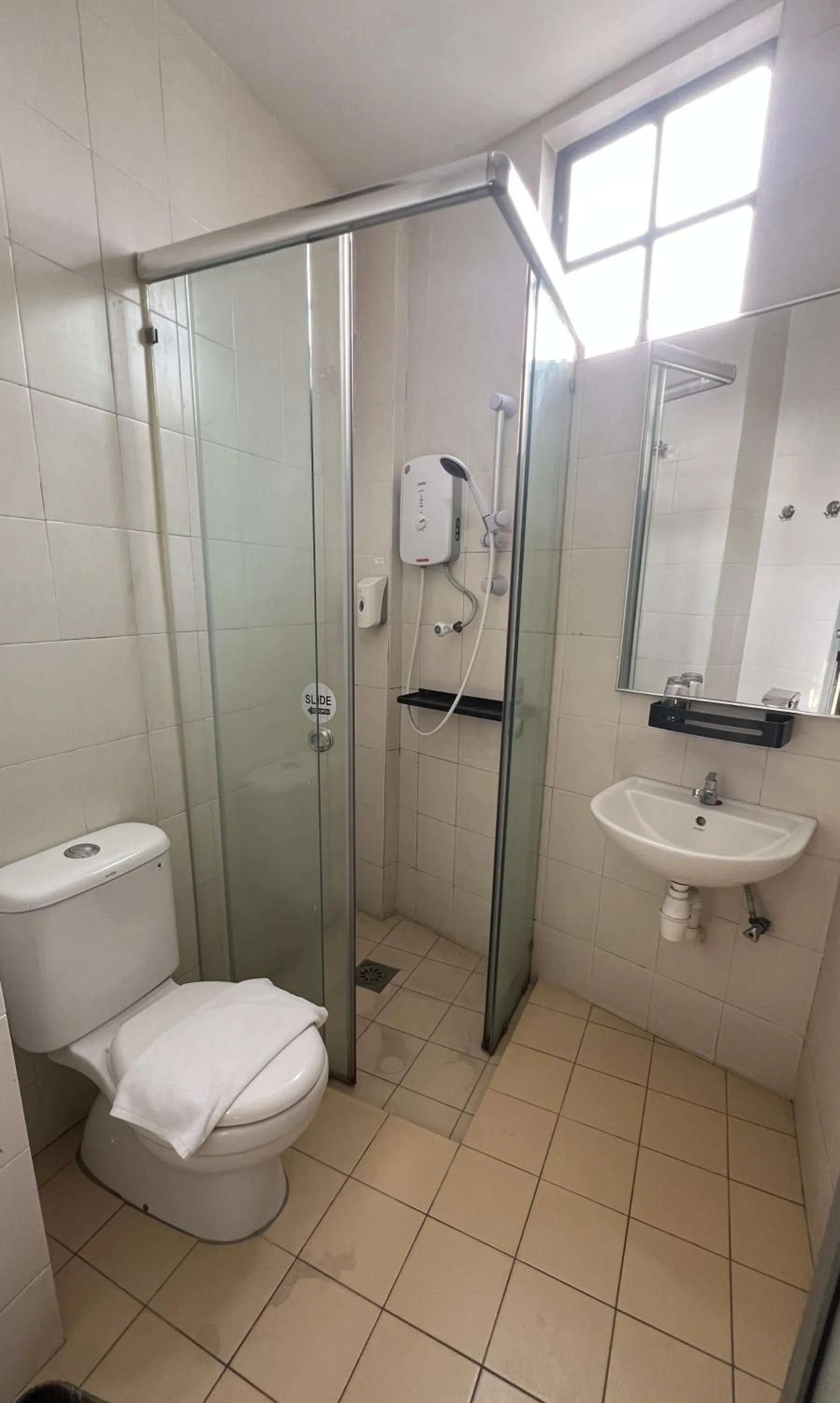 Bathroom in Cojoy Hotel @ Chinatown