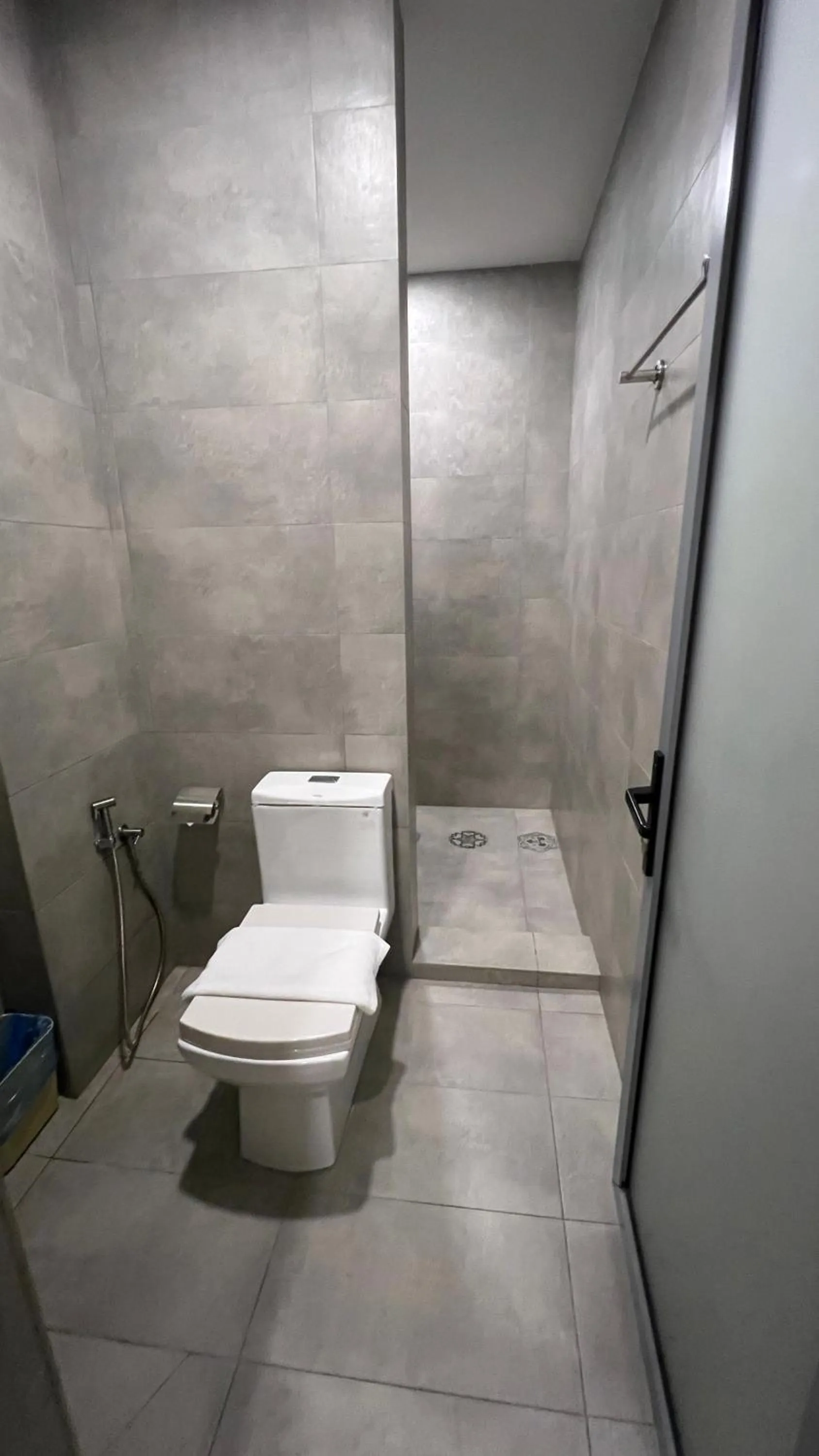 Bathroom in Cojoy Hotel @ Chinatown