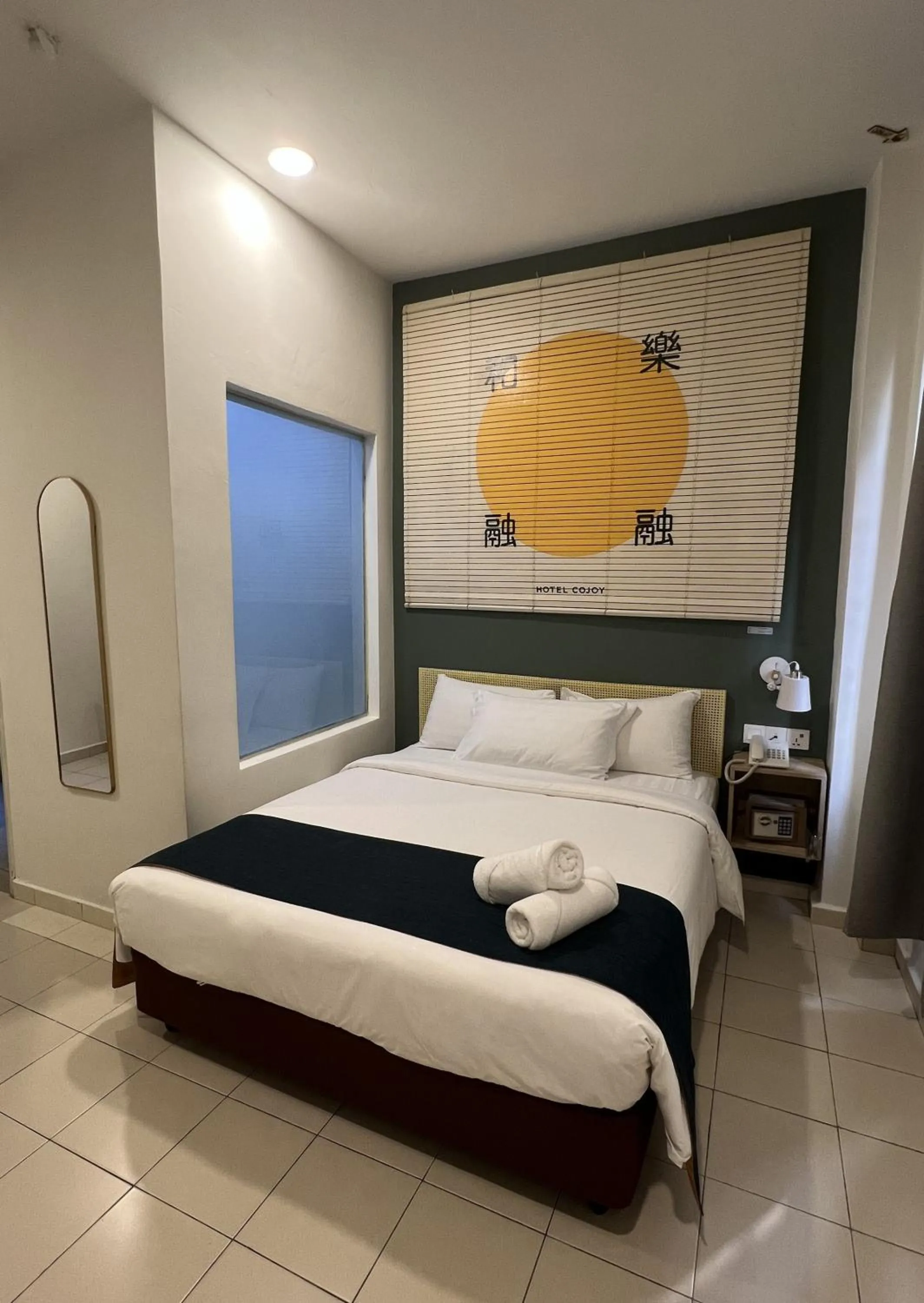 Bedroom, Bed in Cojoy Hotel @ Chinatown