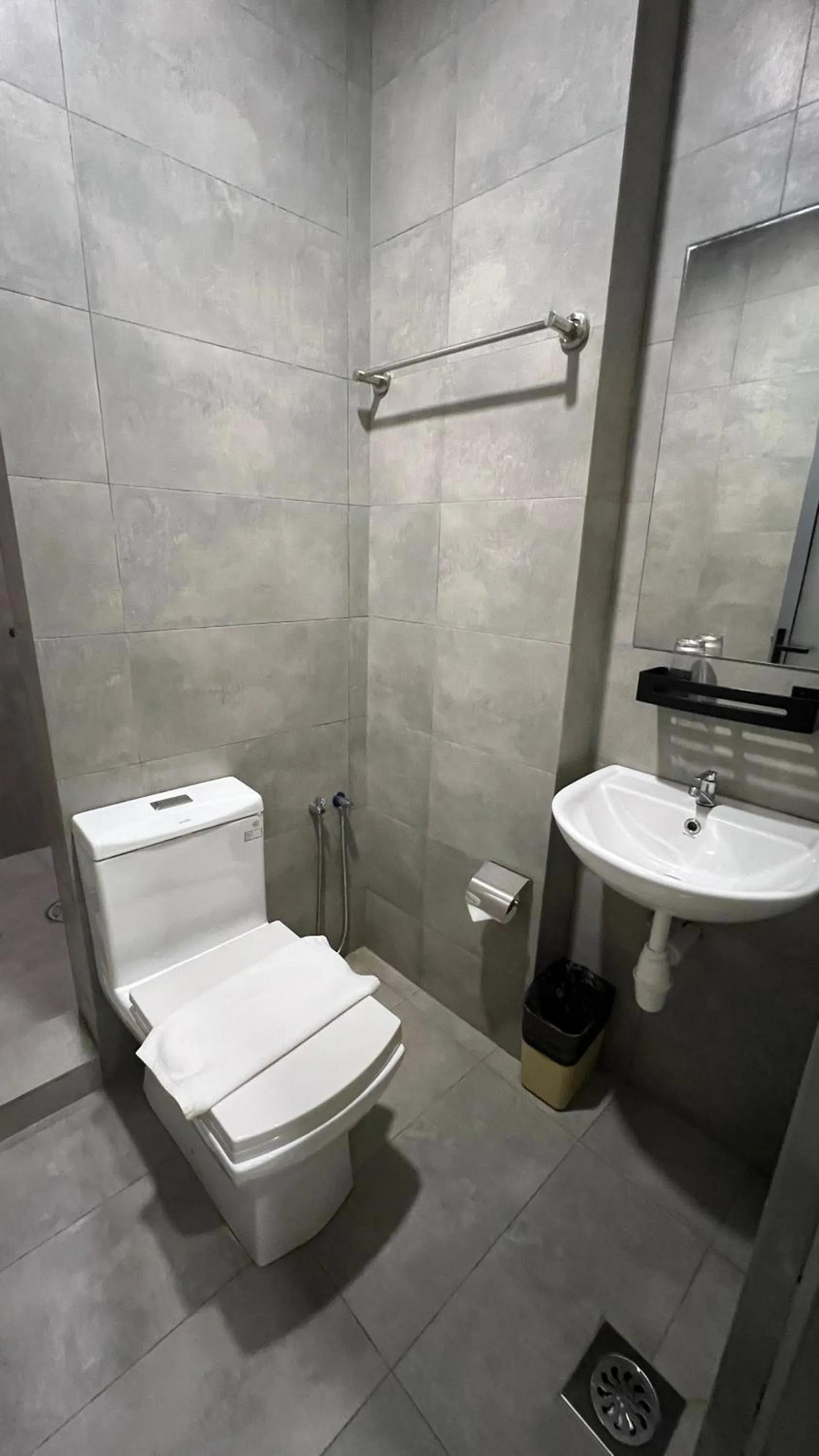 Bathroom in Cojoy Hotel @ Chinatown